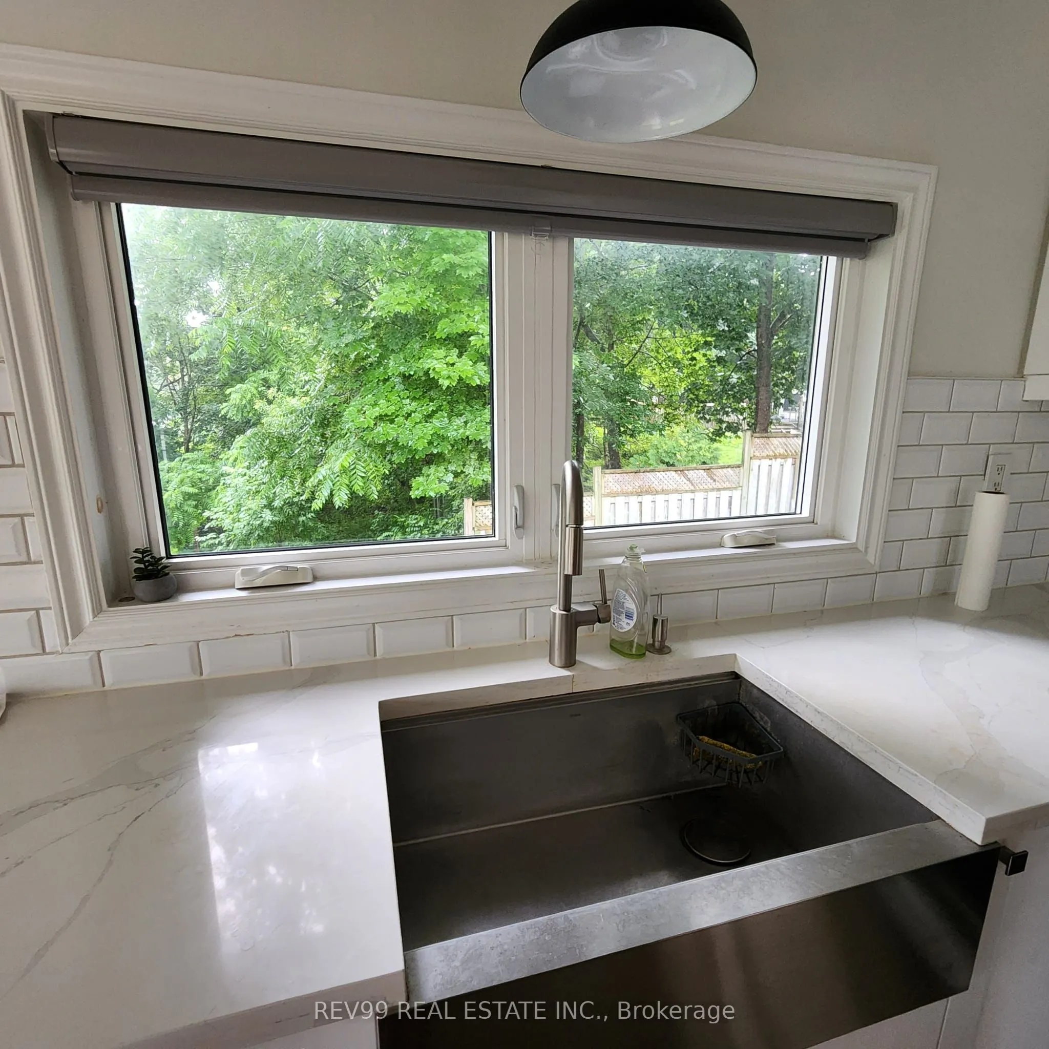 526 Guelph Street, #Upper