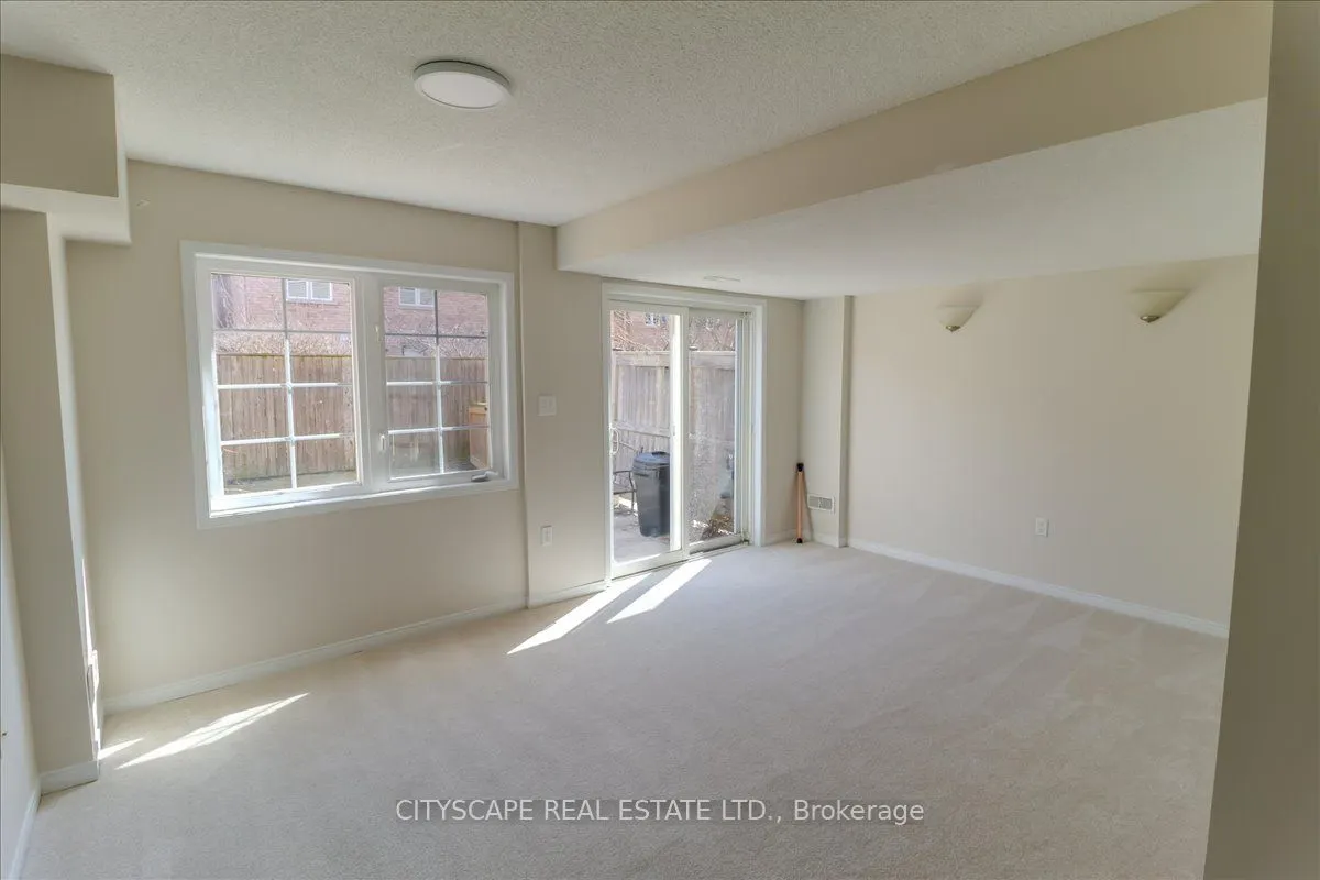 3950 Erin Centre Boulevard, #42