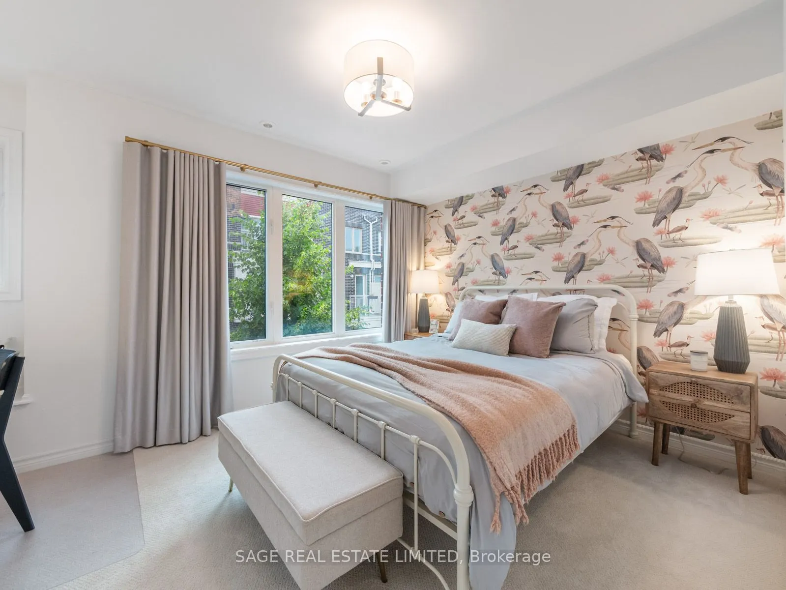 80 Eastwood Park Gardens, #4