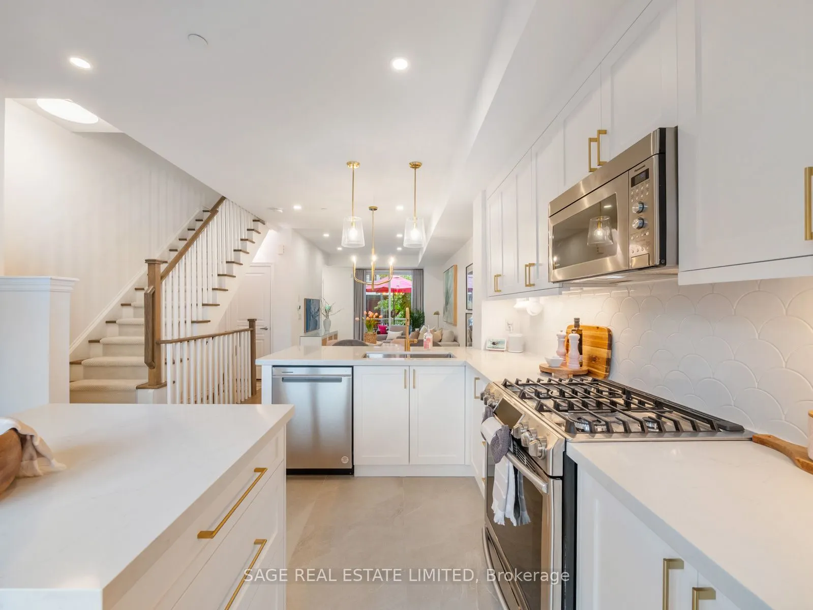 80 Eastwood Park Gardens, #4