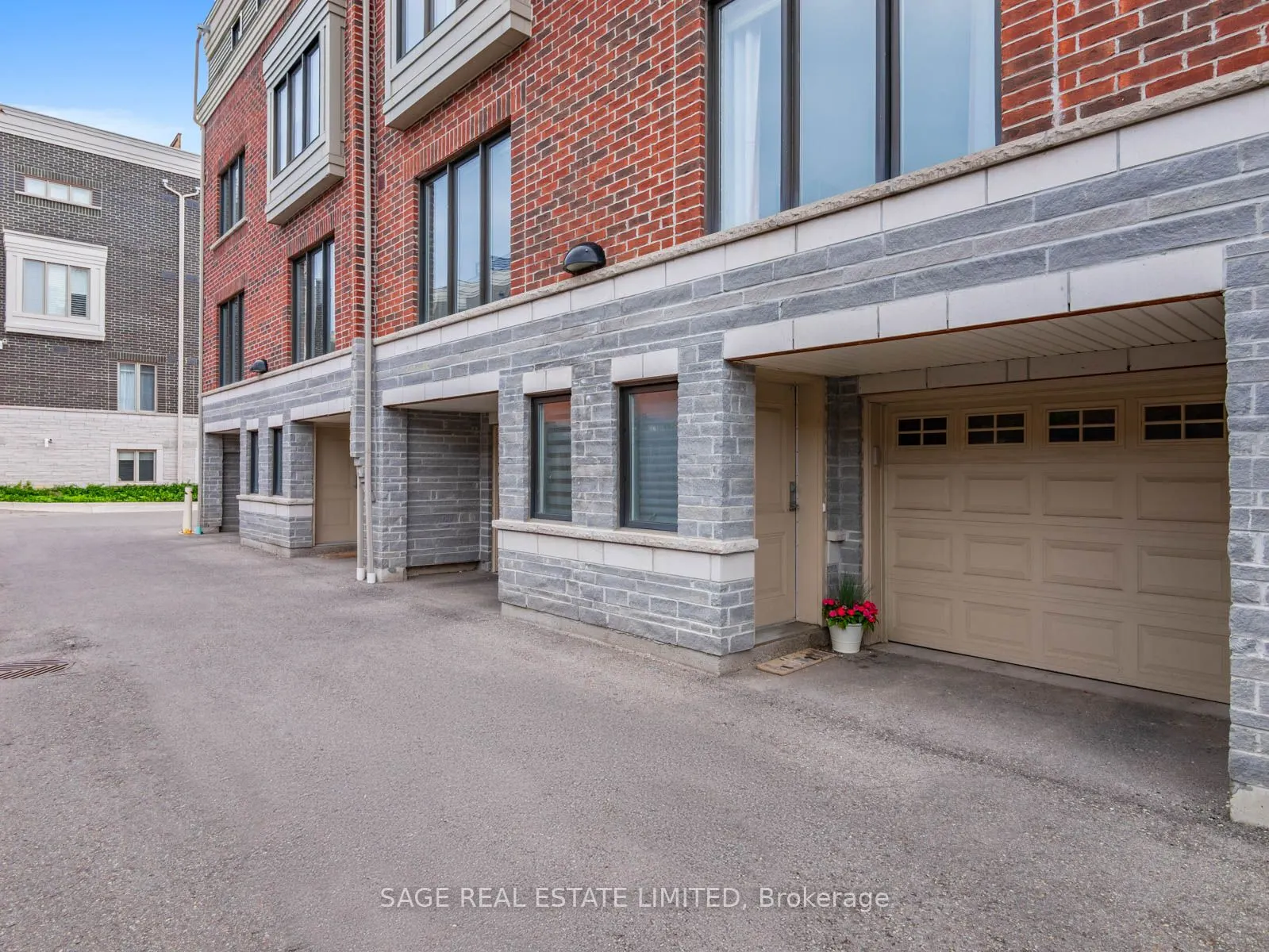 80 Eastwood Park Gardens, #4