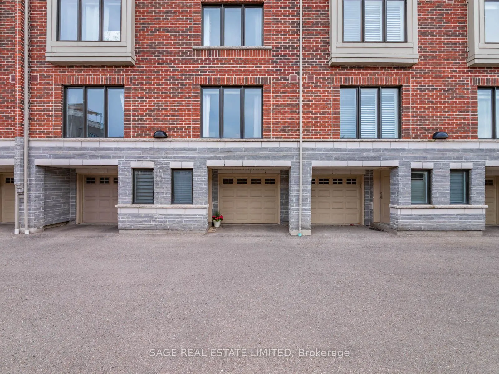 80 Eastwood Park Gardens, #4