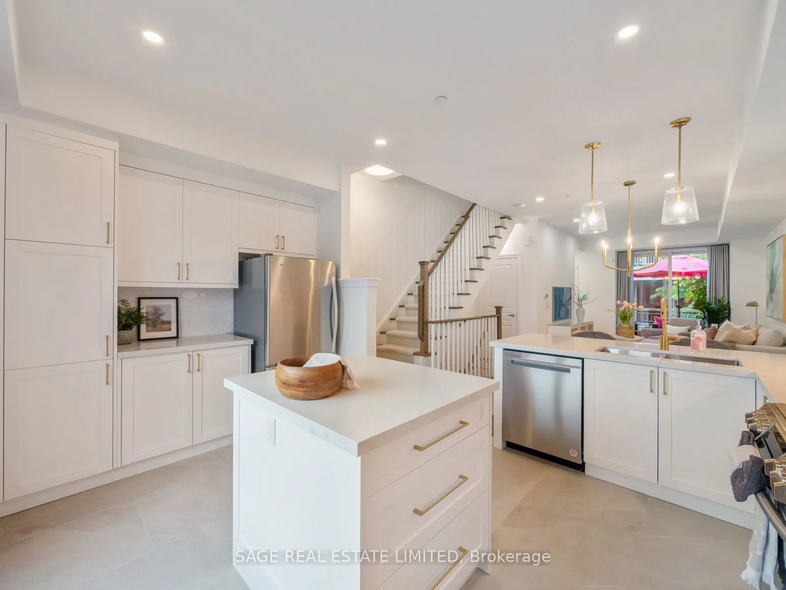 80 Eastwood Park Gardens, #4