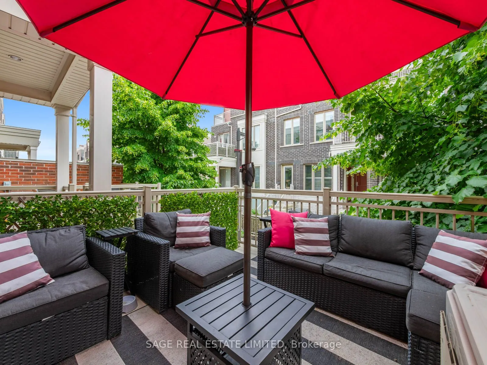 80 Eastwood Park Gardens, #4