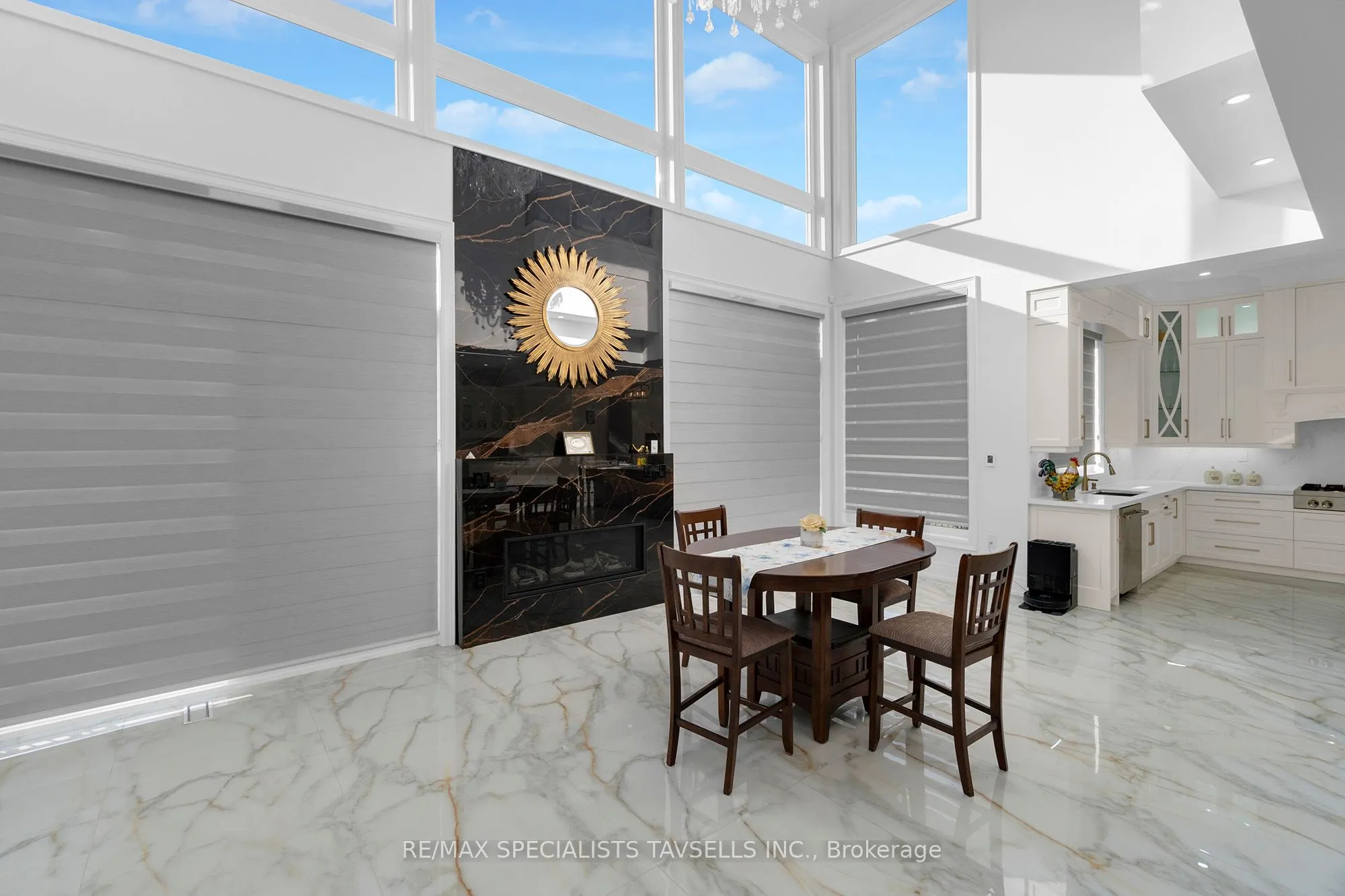 2882 CHARLESTON Side Road S