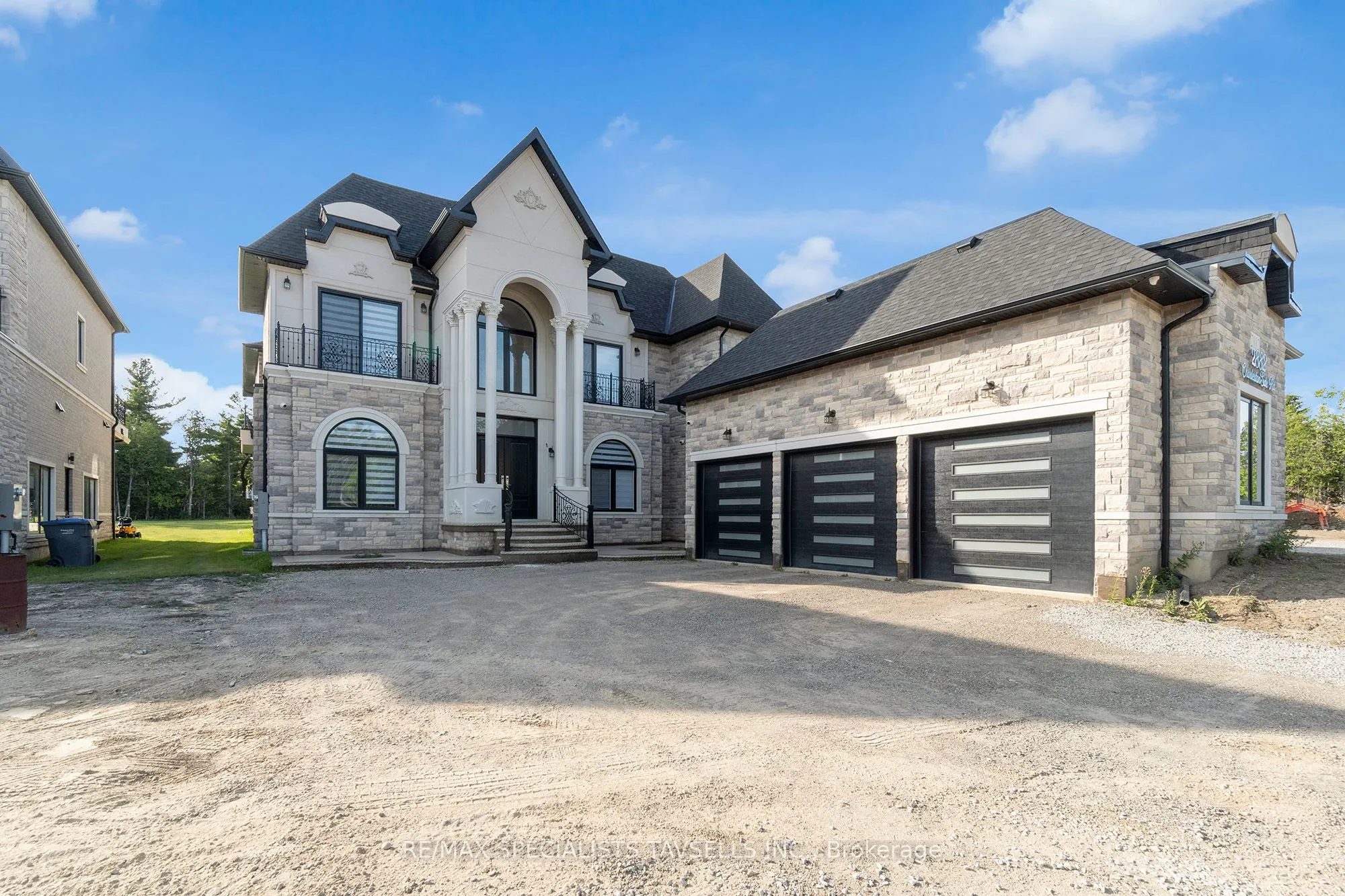2882 CHARLESTON Side Road S