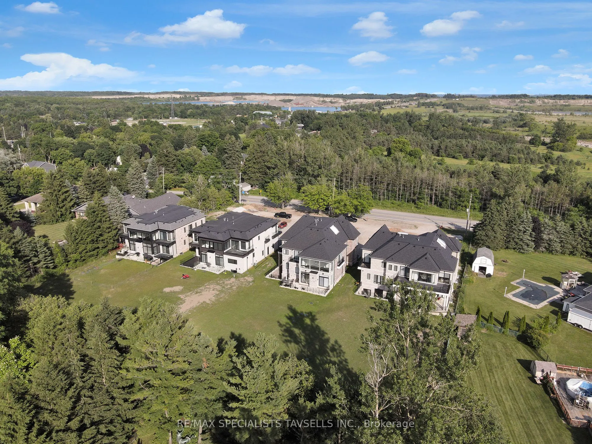 2882 CHARLESTON Side Road S