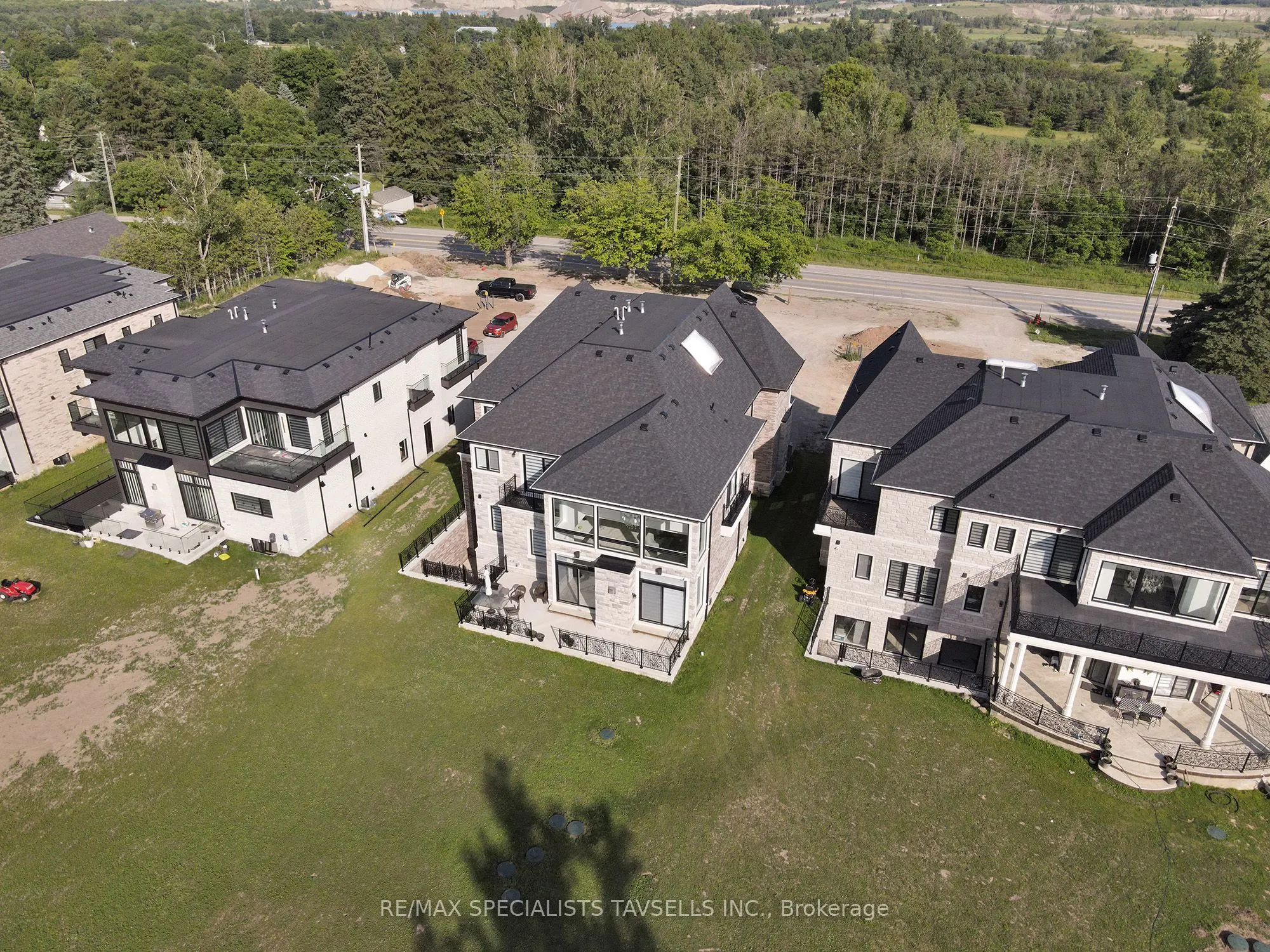 2882 CHARLESTON Side Road S