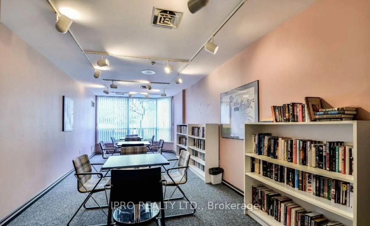 12 Laurelcrest Street, #311