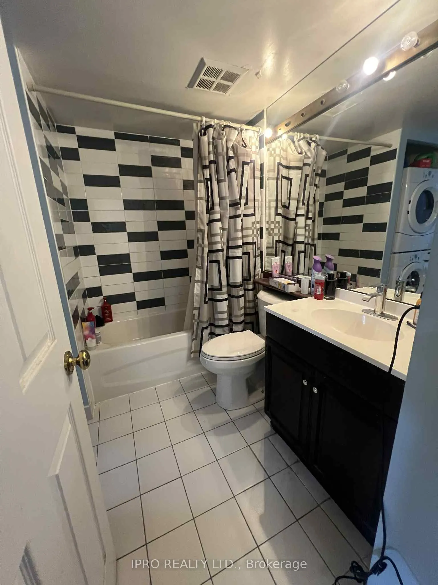 12 Laurelcrest Street, #311