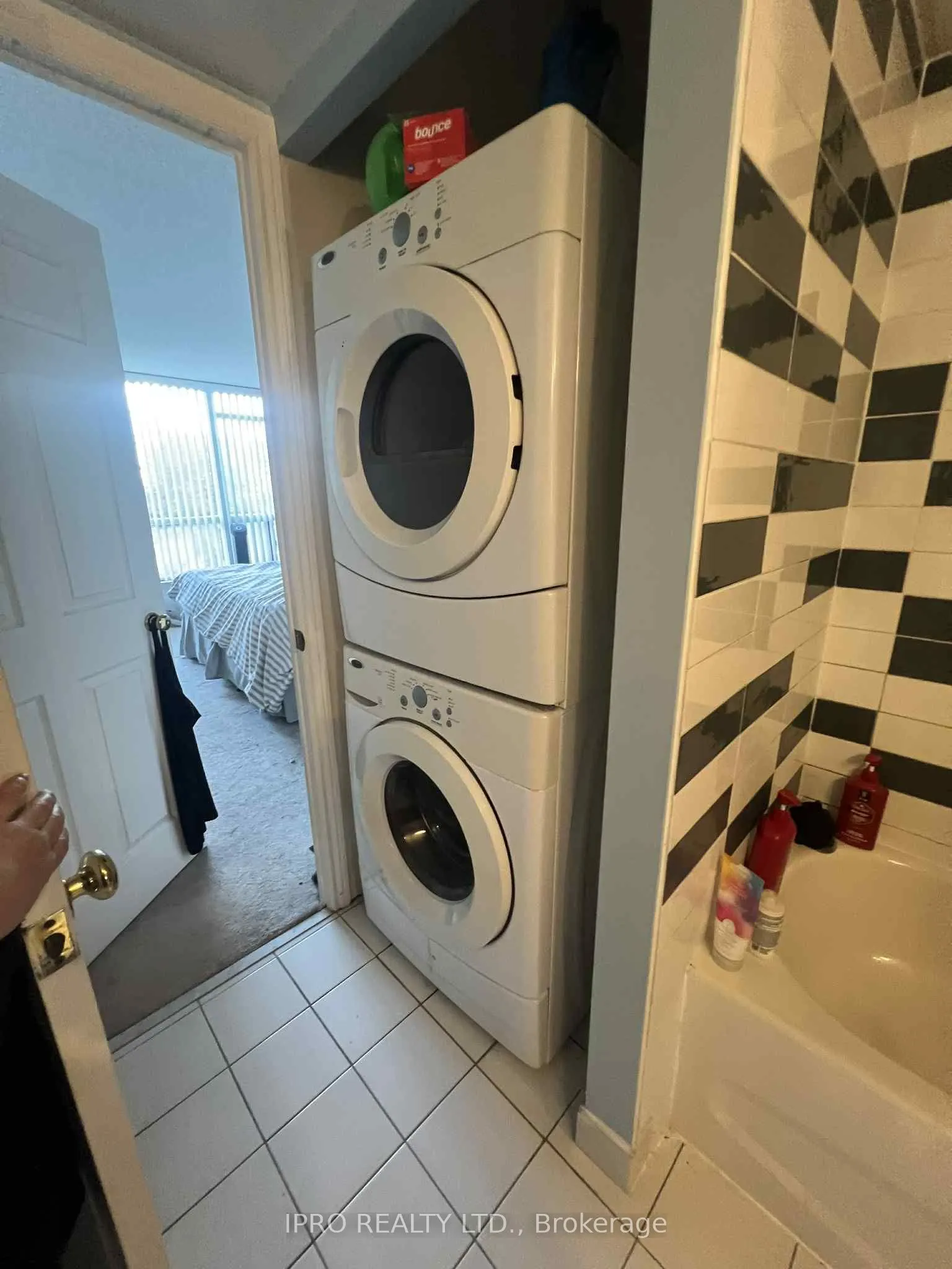12 Laurelcrest Street, #311