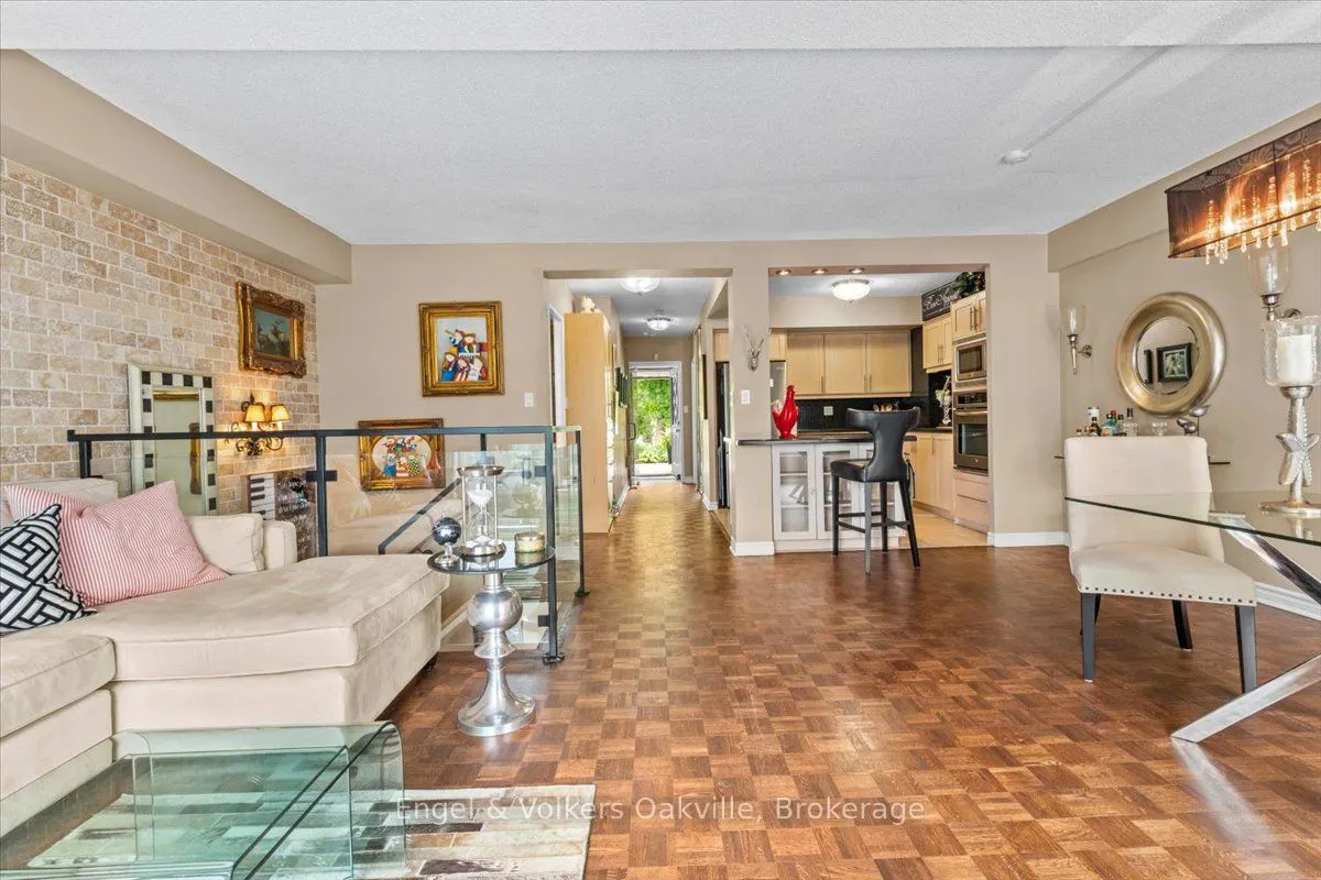 1000 Cedarglen Gate, #402