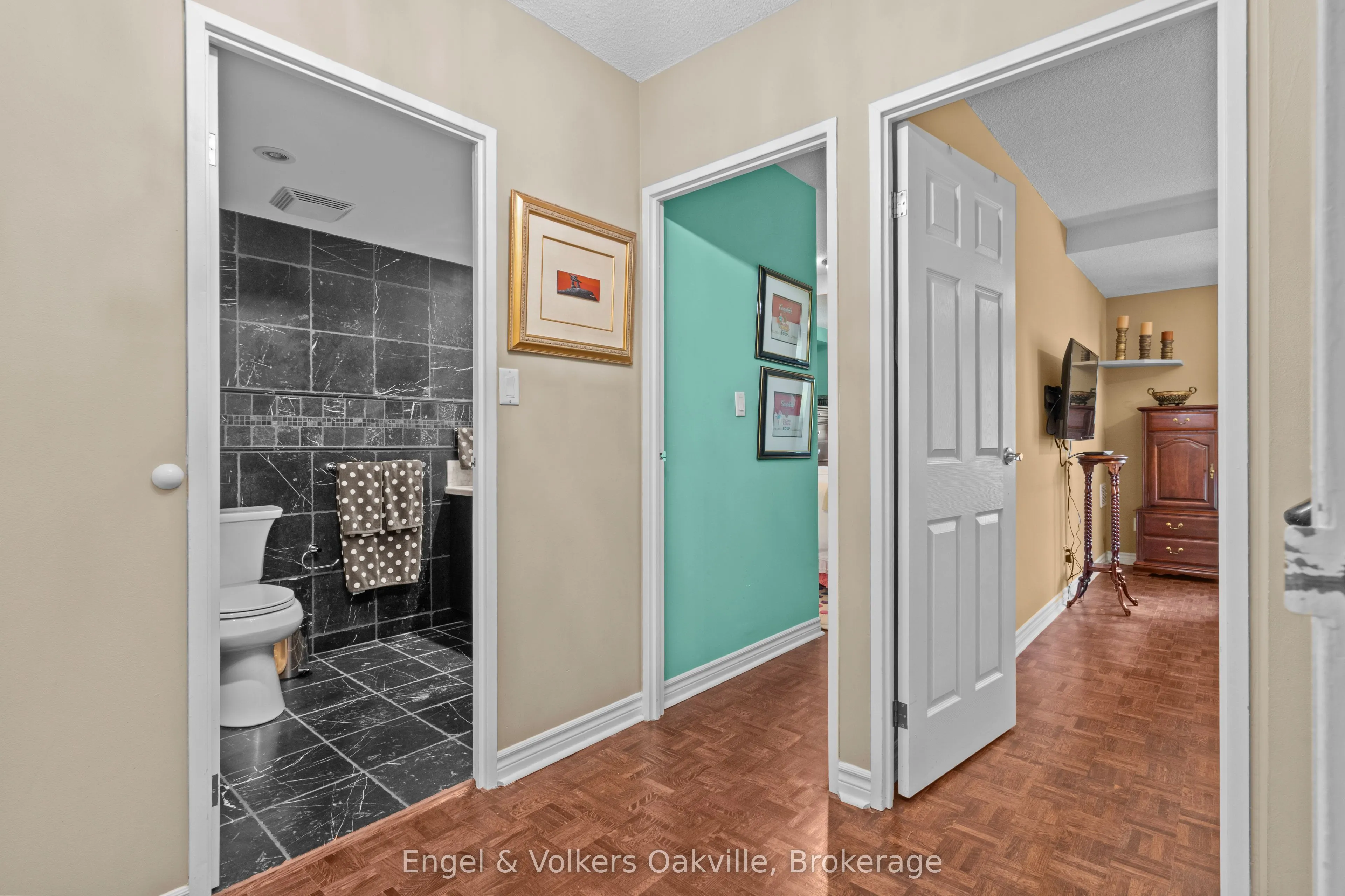1000 Cedarglen Gate, #402