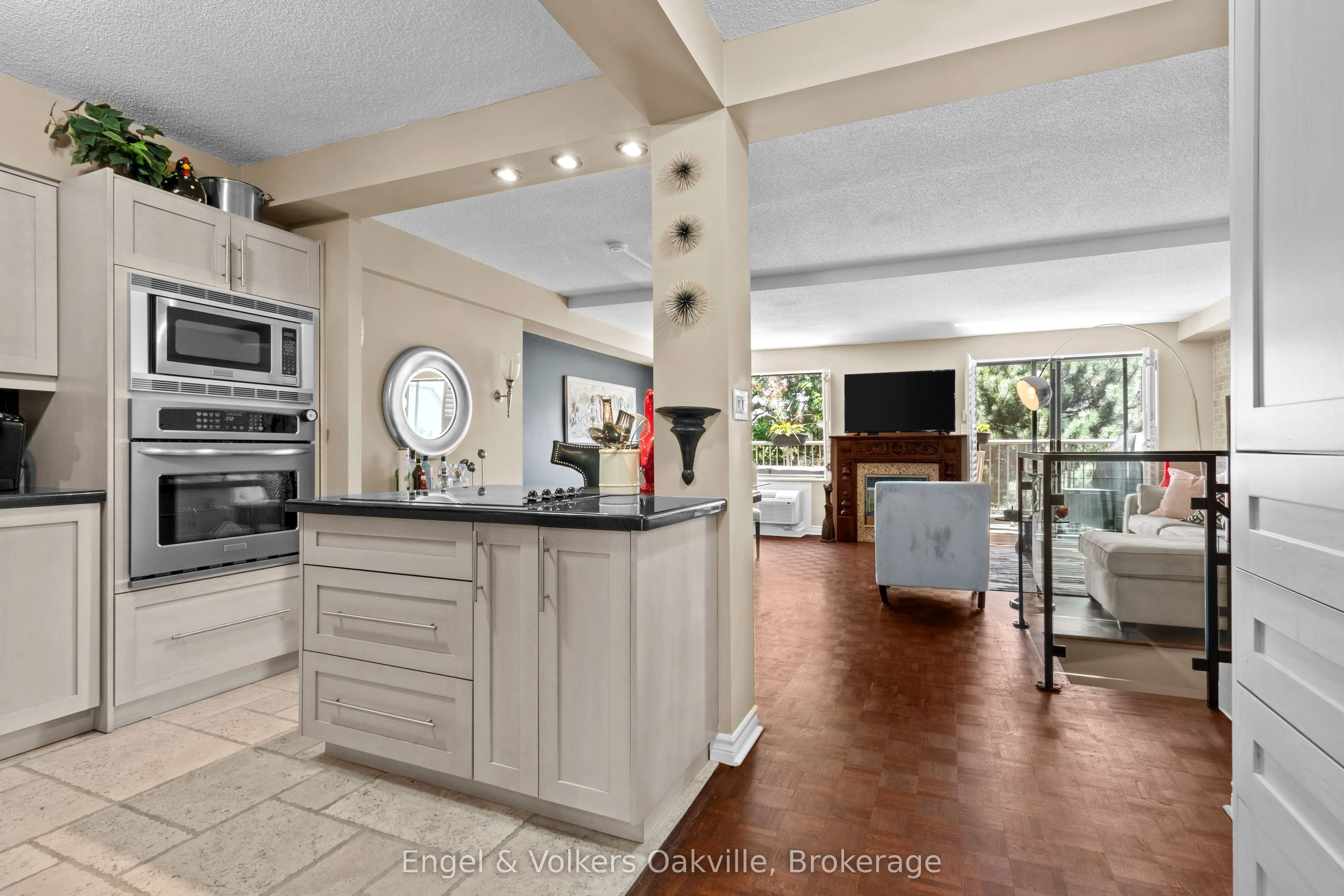 1000 Cedarglen Gate, #402