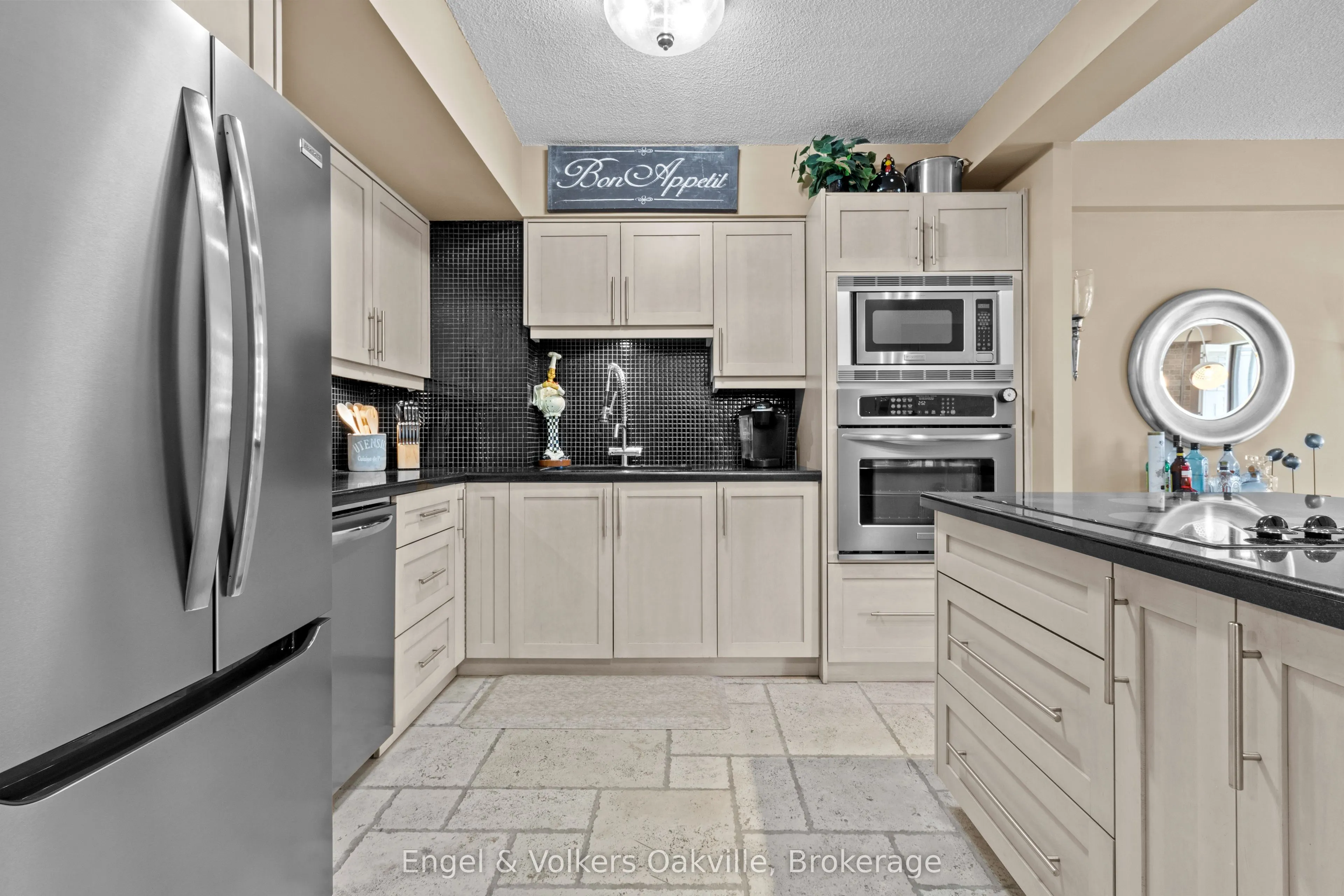 1000 Cedarglen Gate, #402