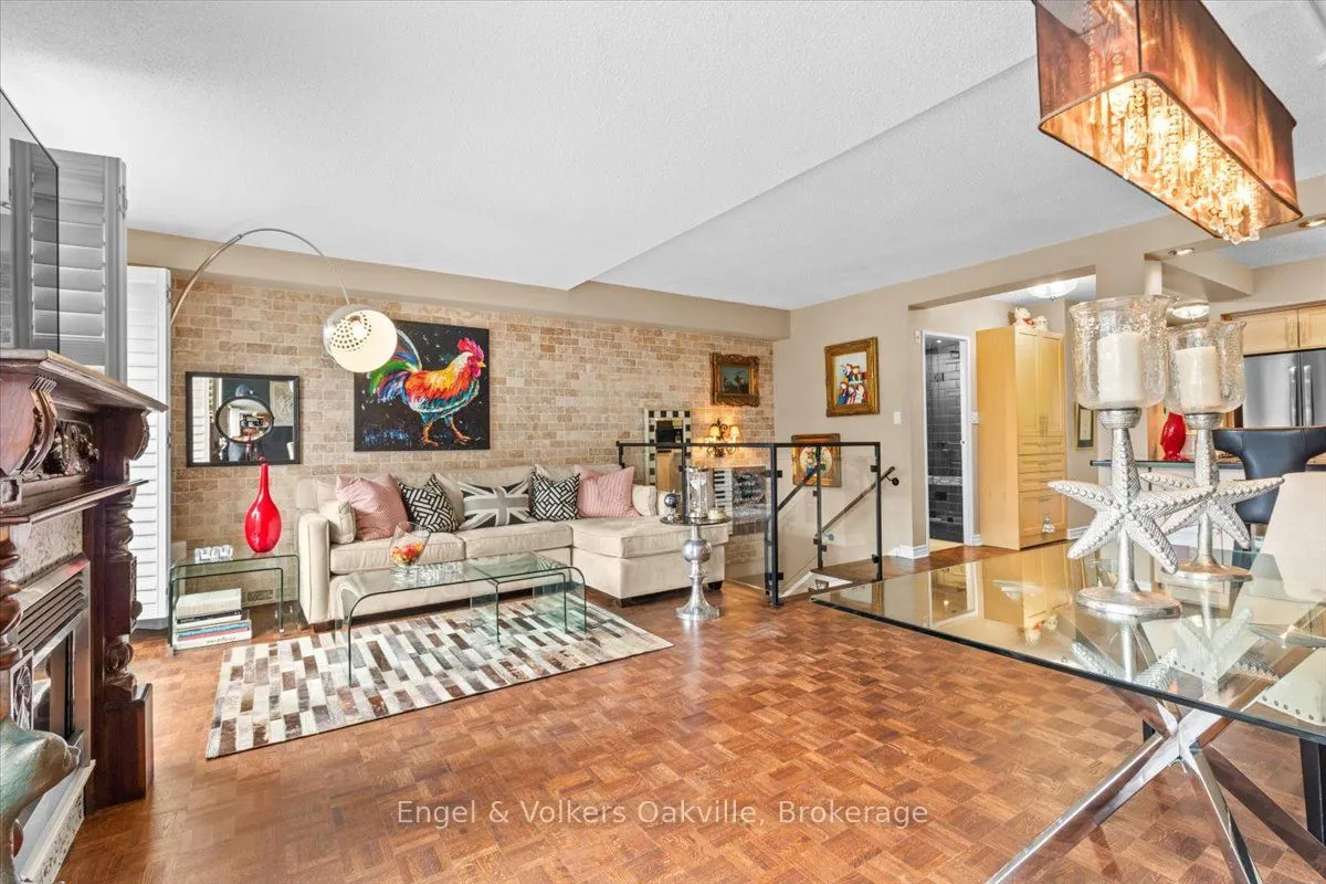 1000 Cedarglen Gate, #402