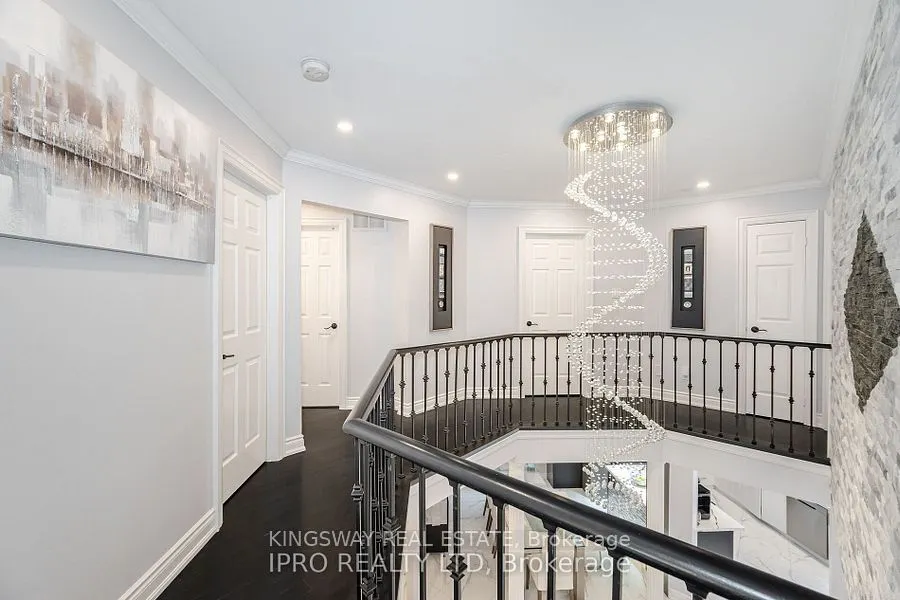 923 Bristol Road W