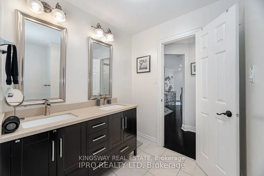 923 Bristol Road W