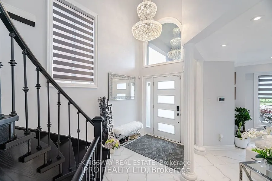 923 Bristol Road W
