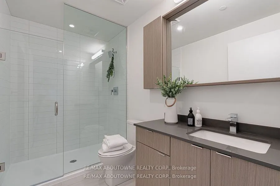 125 Bronte Road, #A01203