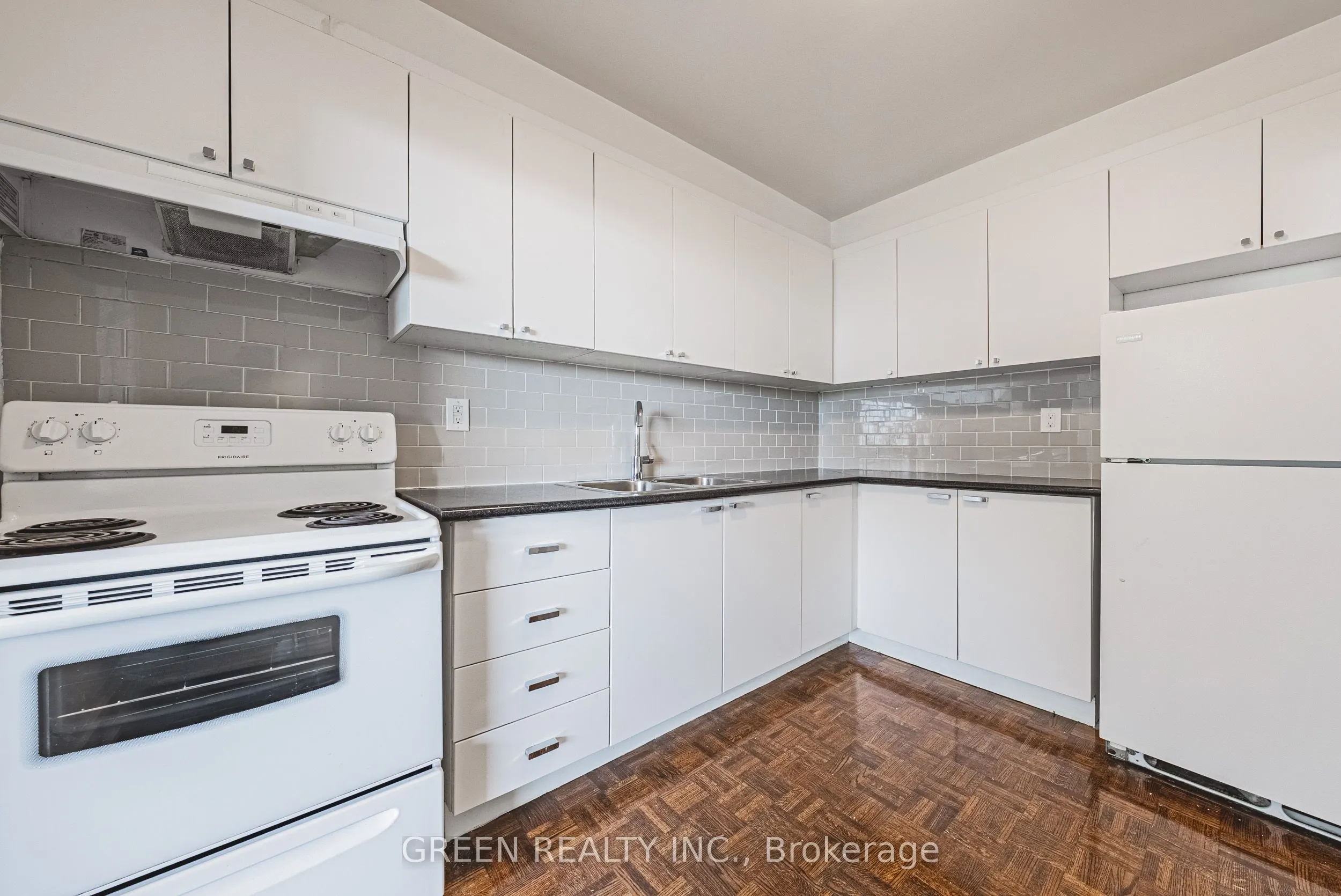370 Ridelle Avenue, #2106