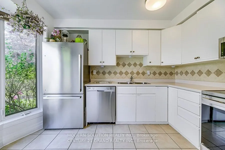 59 Kenninghall Boulevard, #33