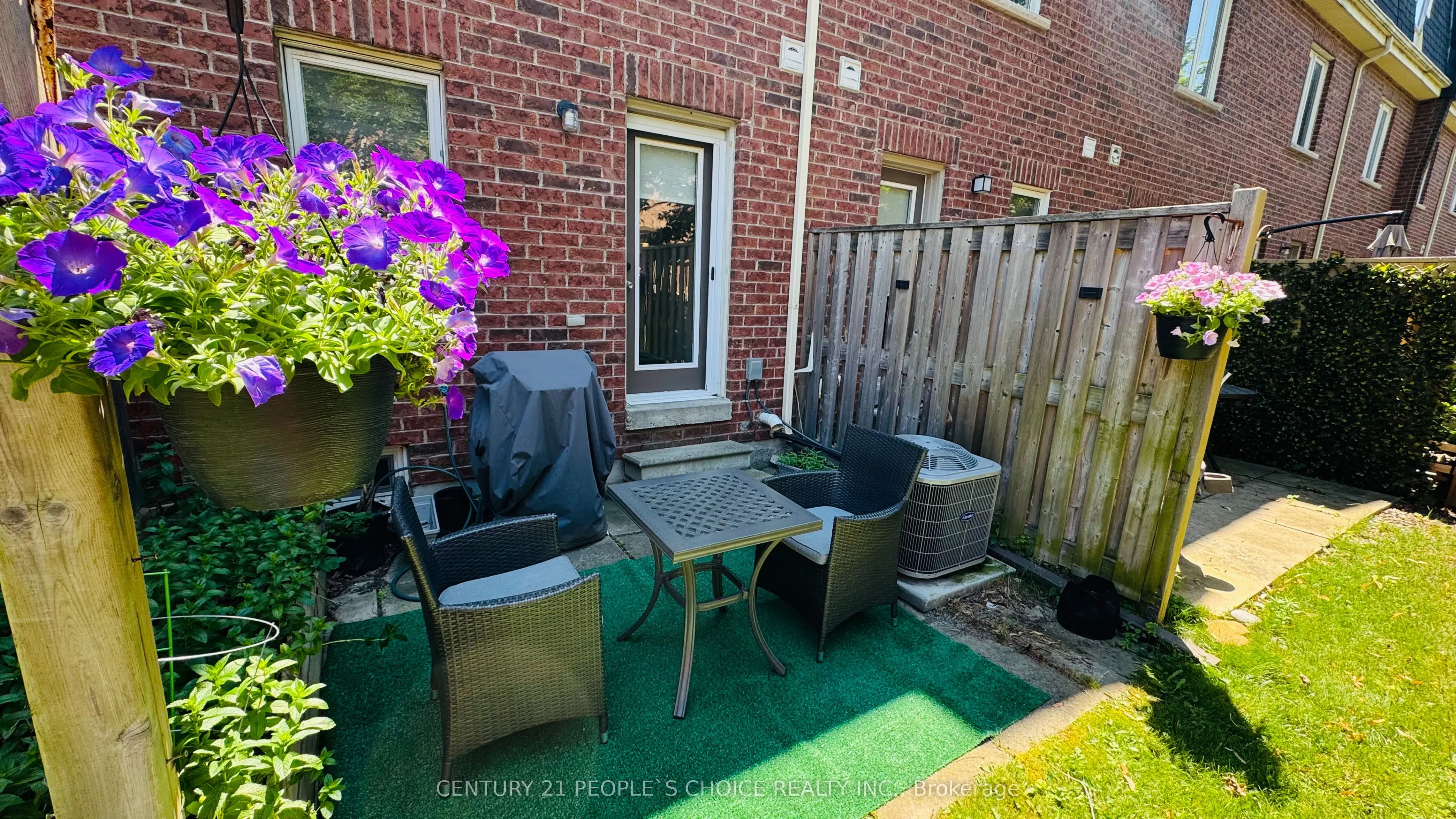 435 Hensall Circle, #29