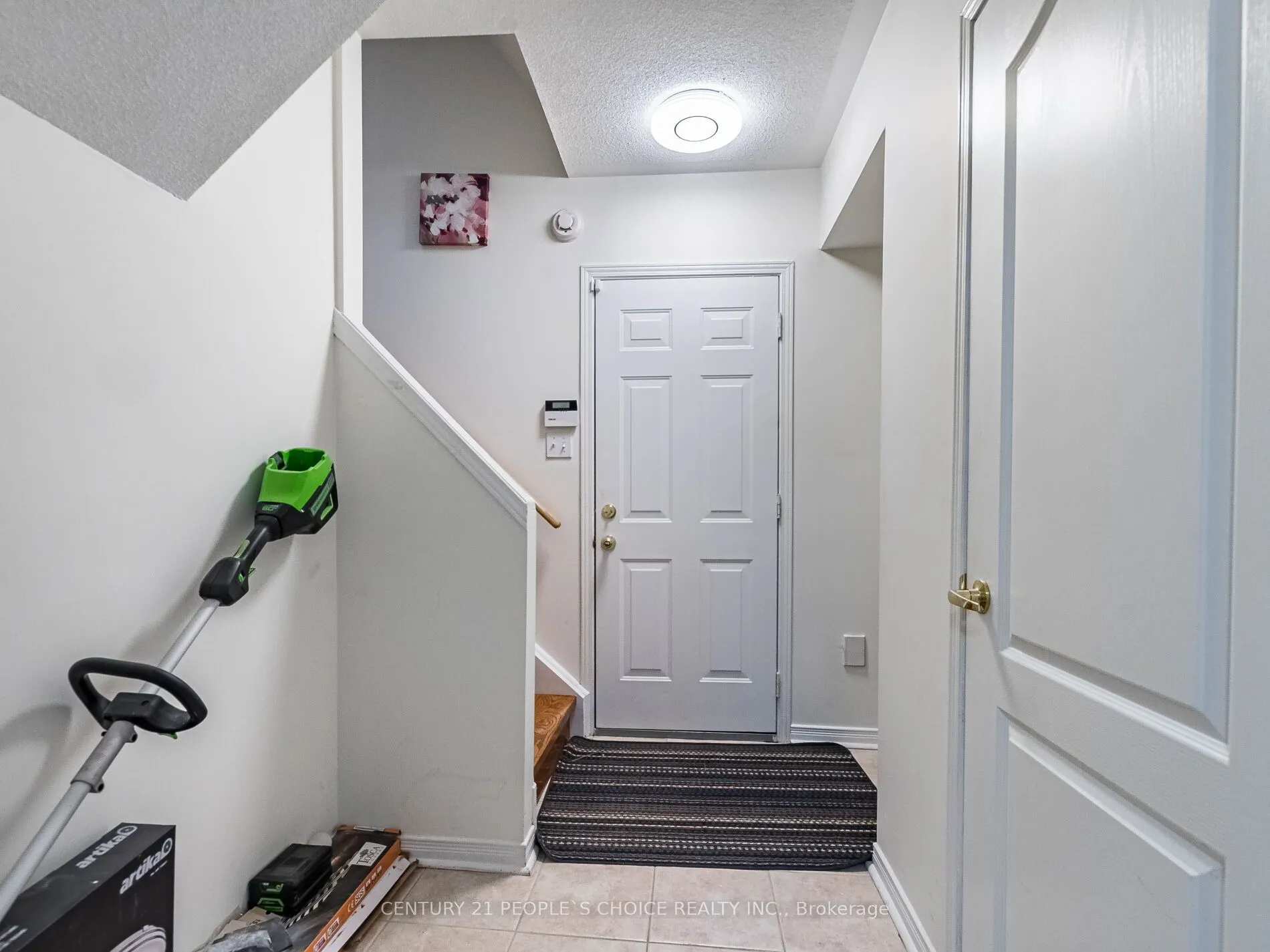 435 Hensall Circle, #29