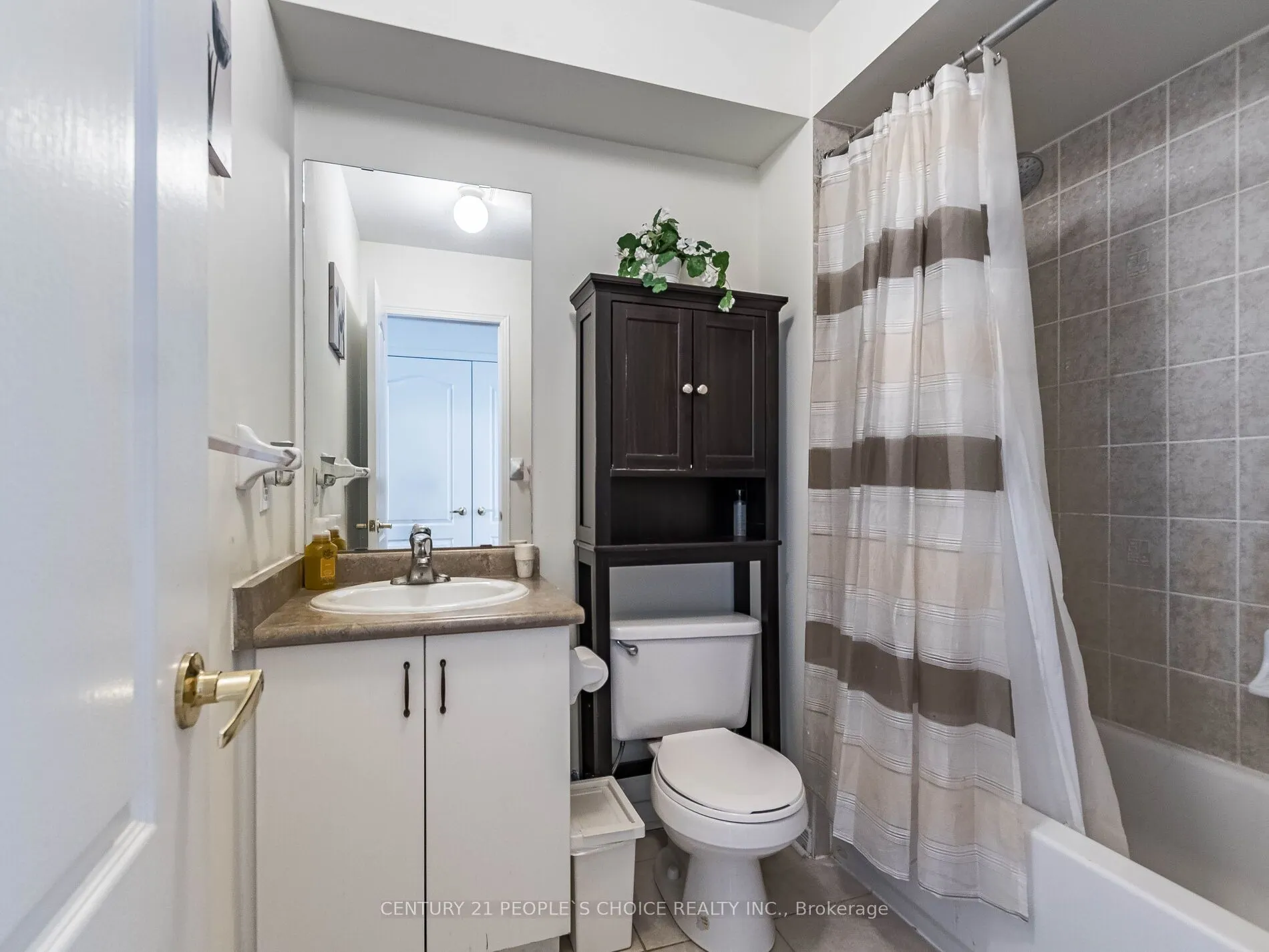 435 Hensall Circle, #29