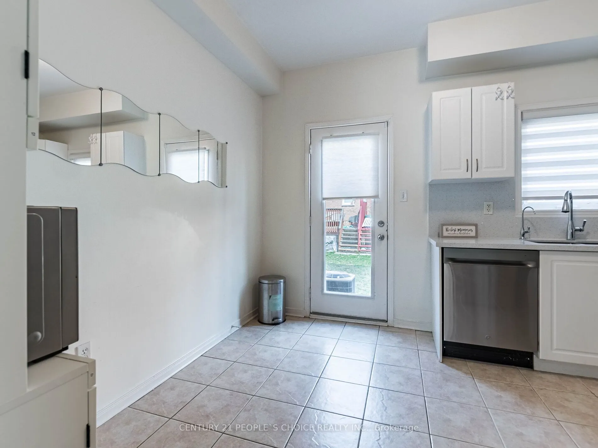 435 Hensall Circle, #29