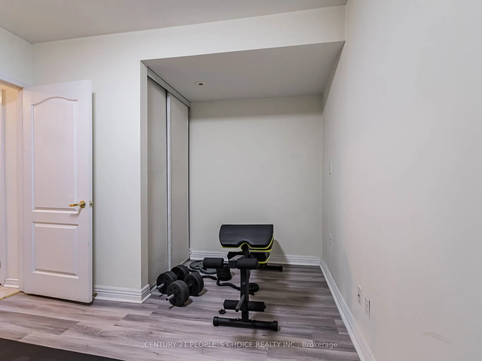 435 Hensall Circle, #29