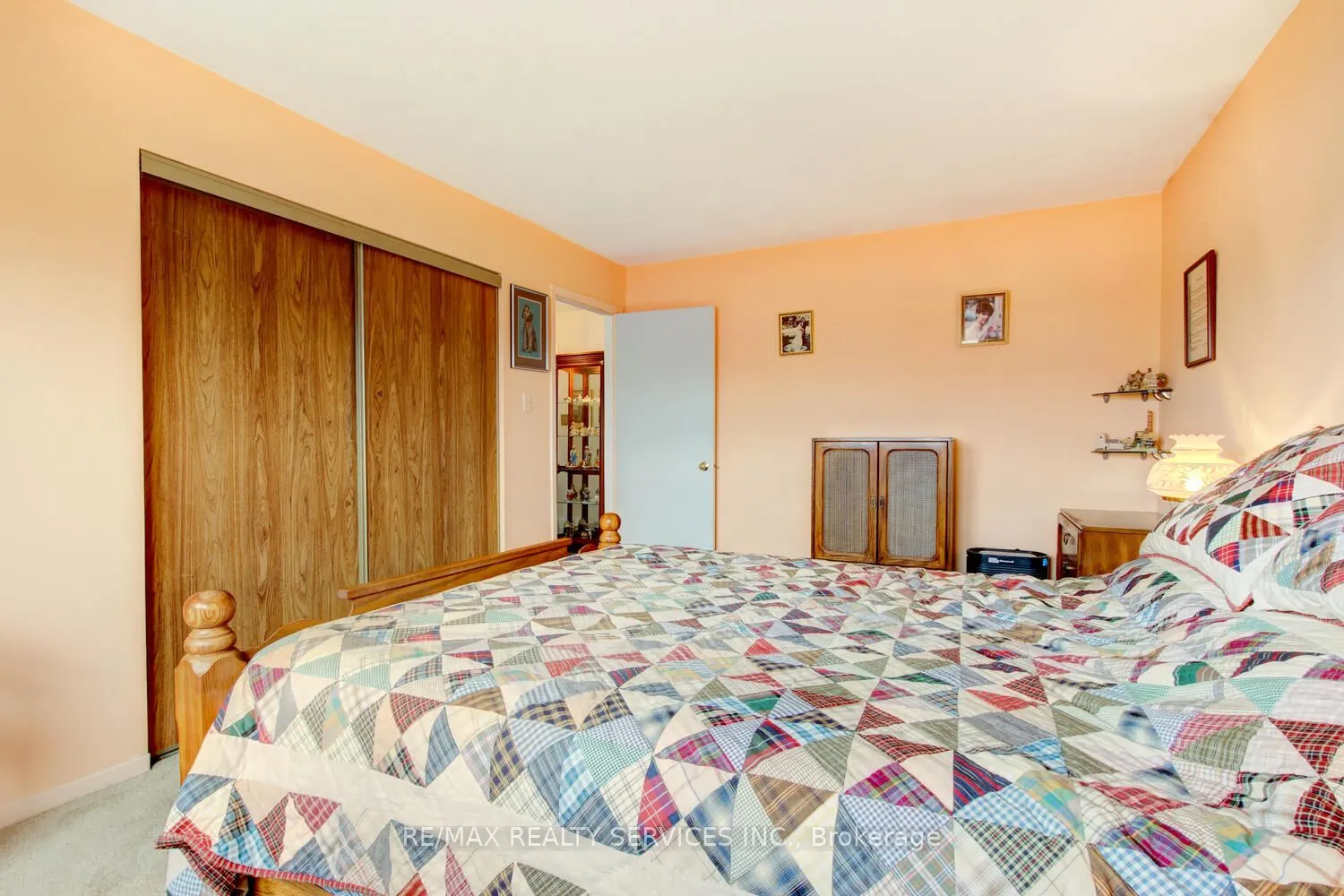 32 Helios Place