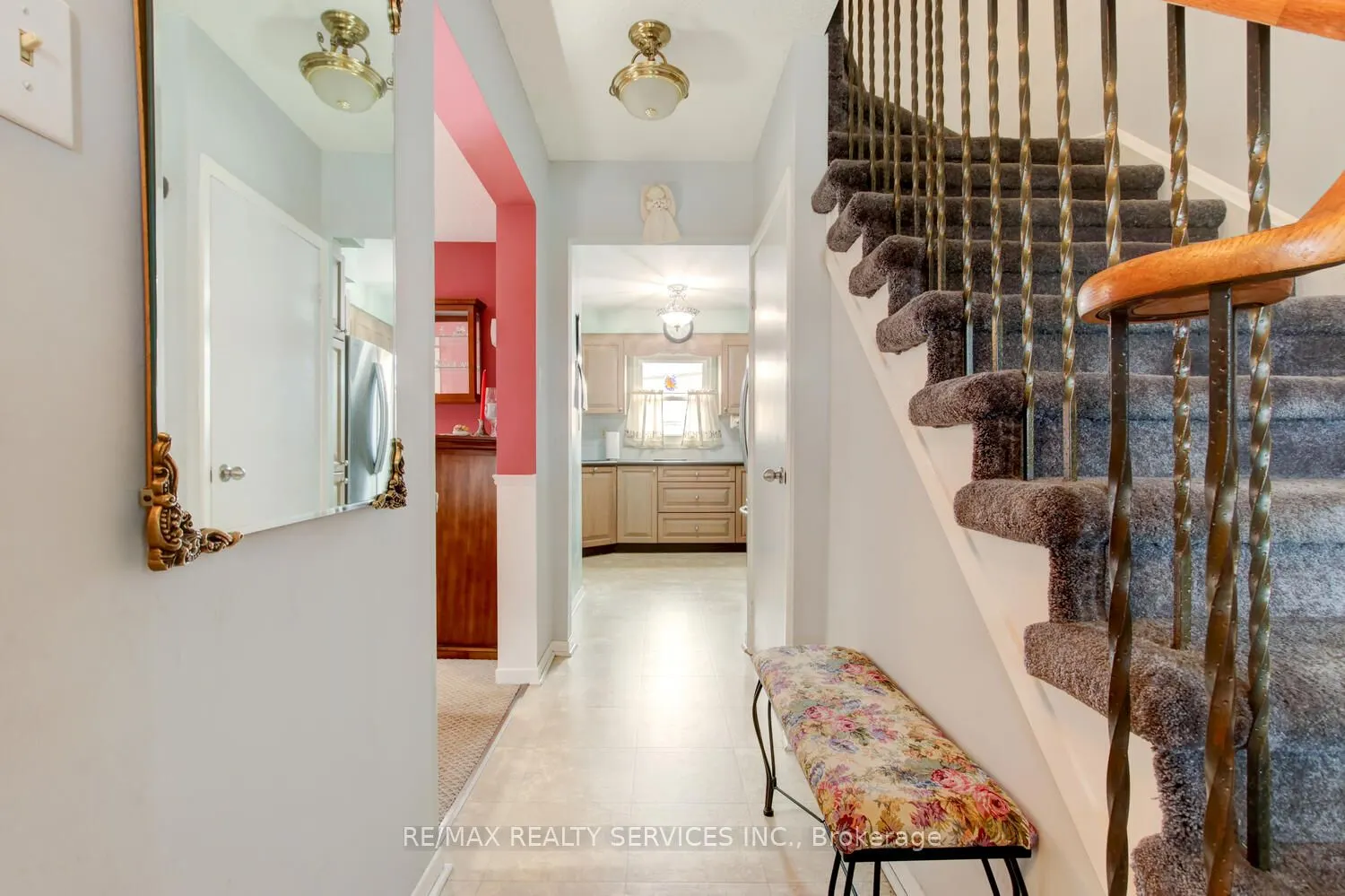 32 Helios Place