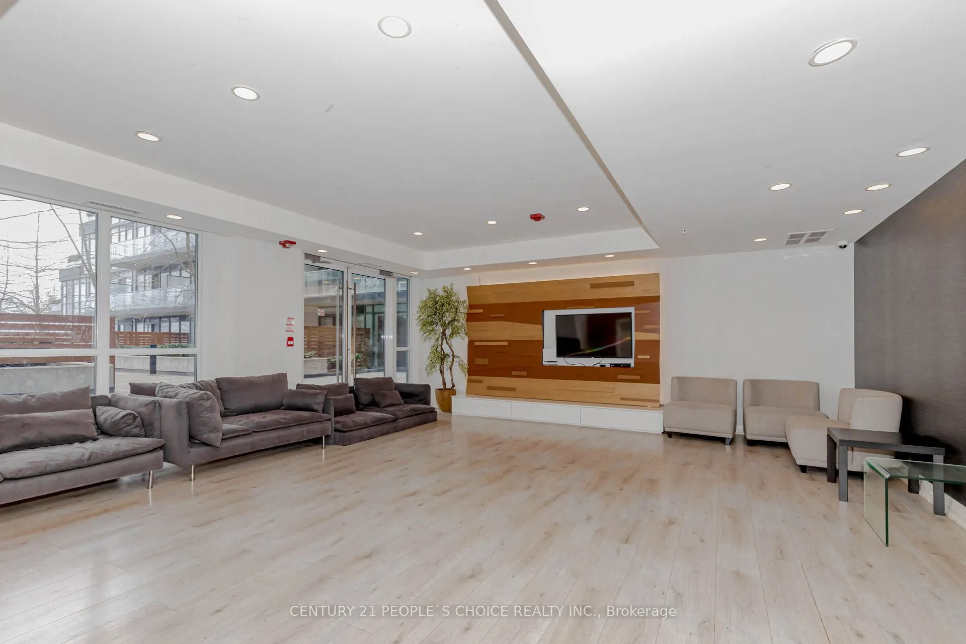 15 James Finlay Way, #628