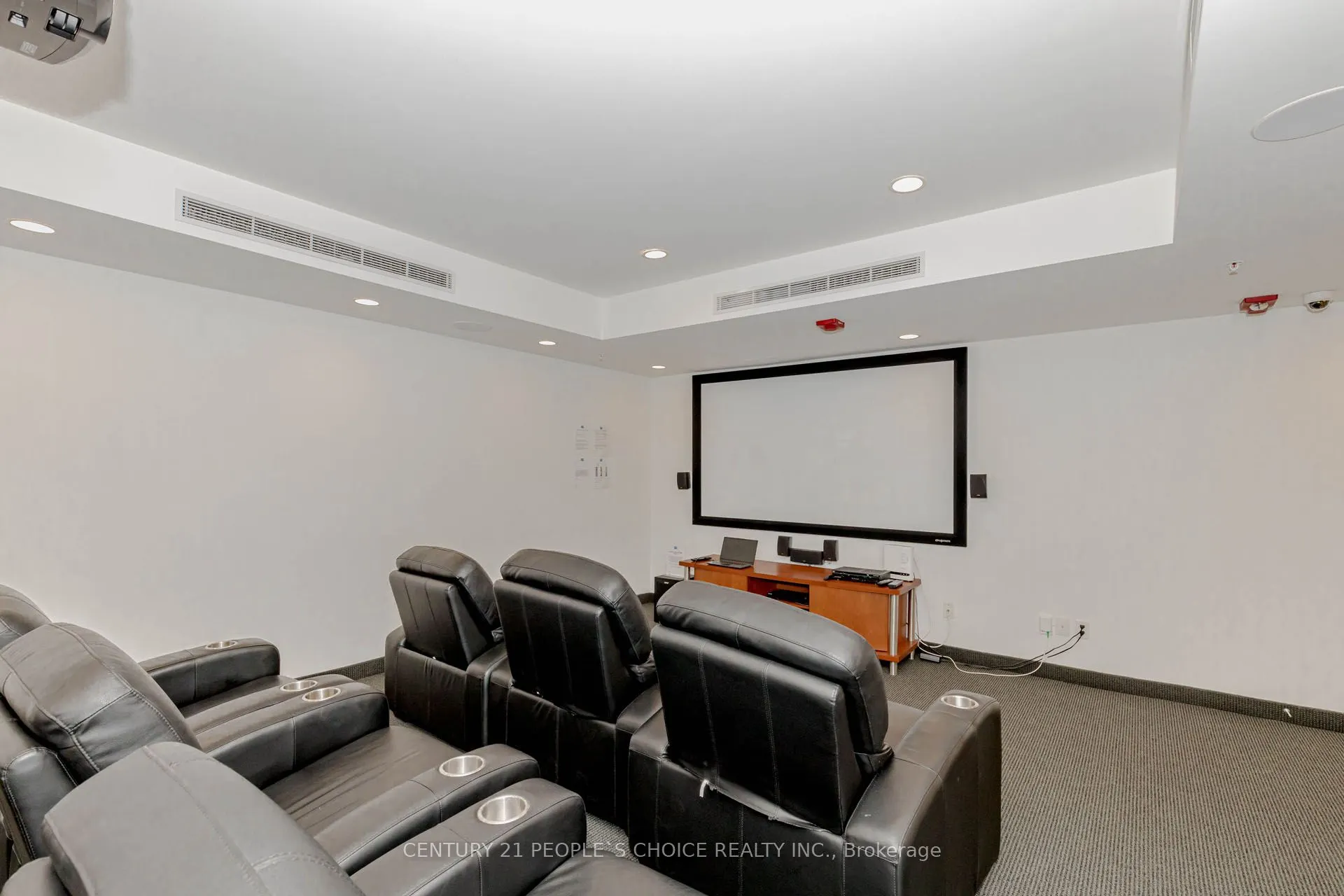 15 James Finlay Way, #628
