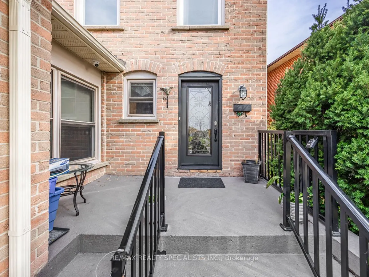 245 Kingsbridge Gardens