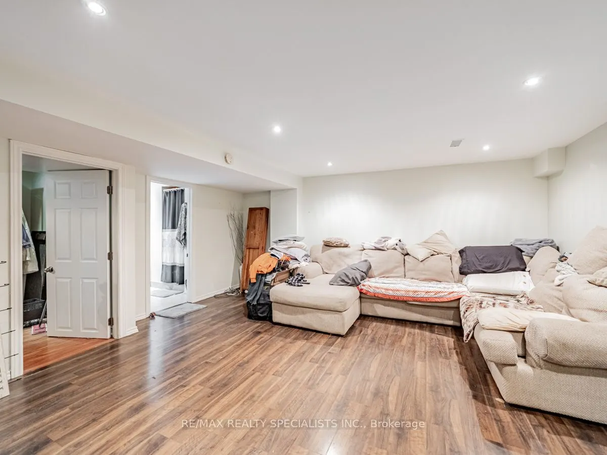 245 Kingsbridge Gardens