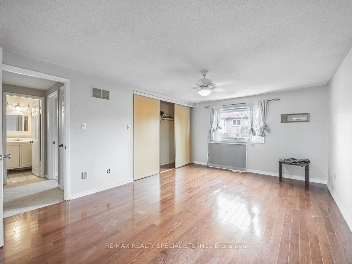 245 Kingsbridge Gardens