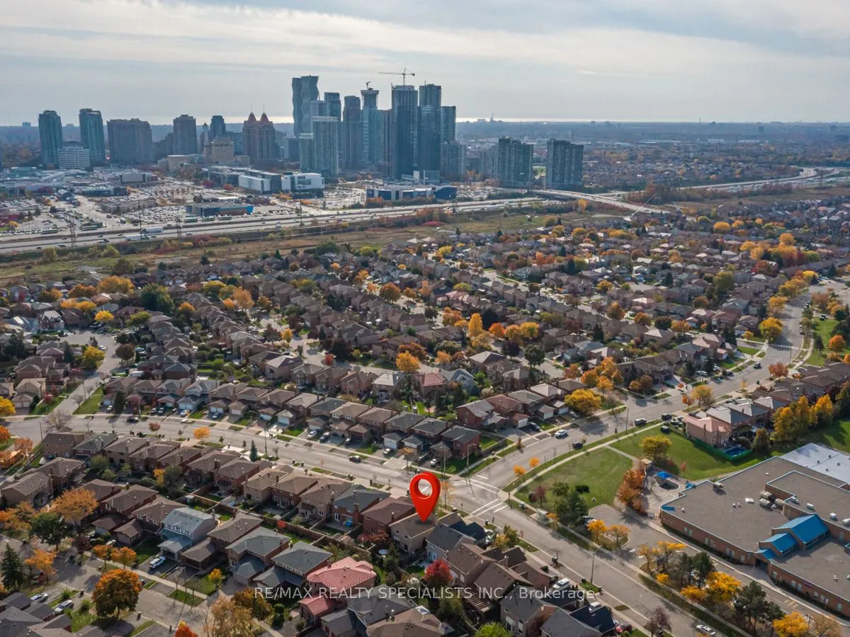 245 Kingsbridge Gardens