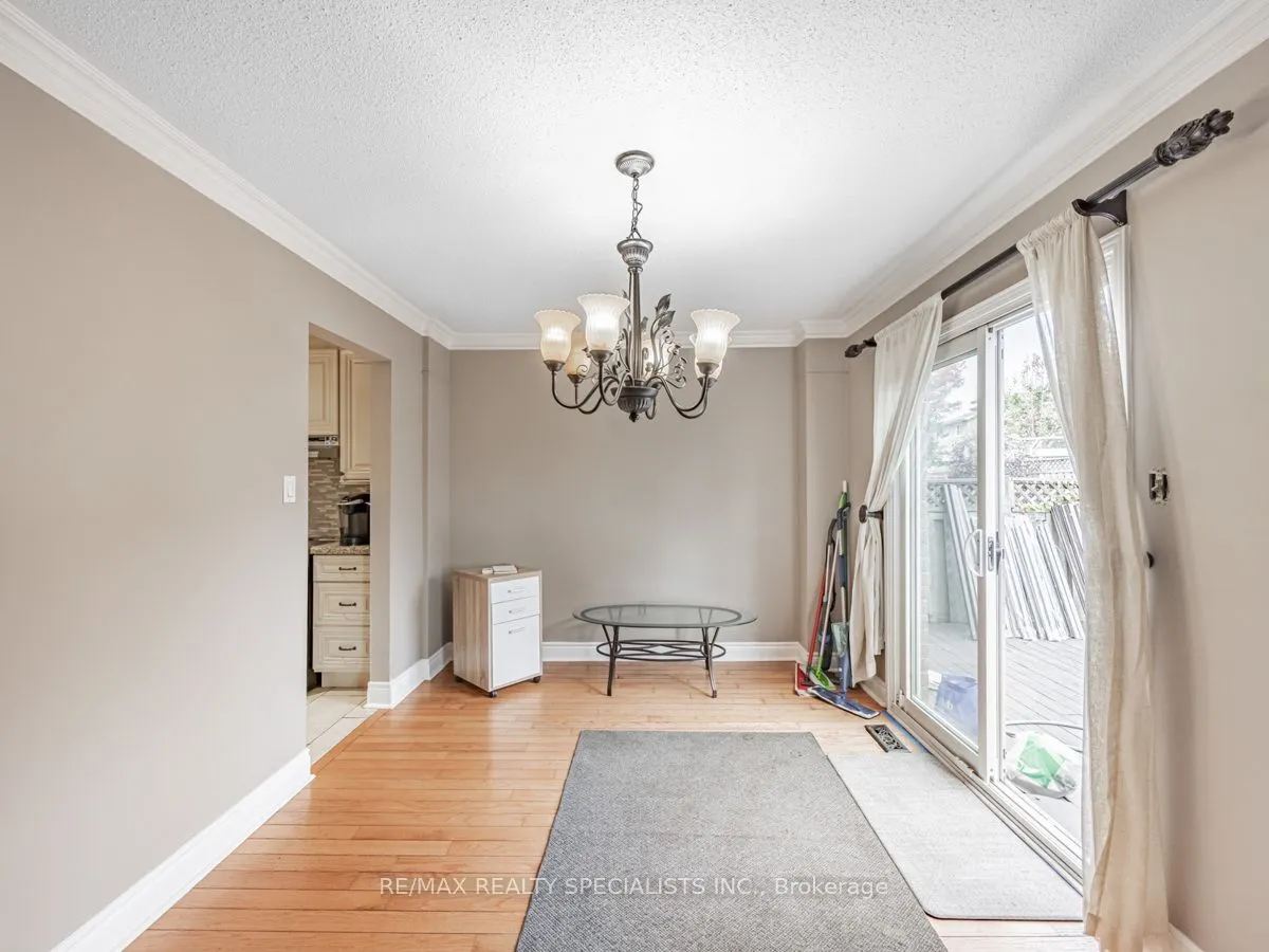 245 Kingsbridge Gardens