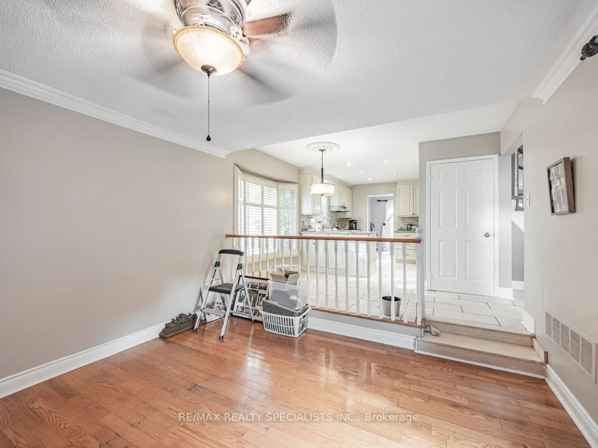 245 Kingsbridge Gardens