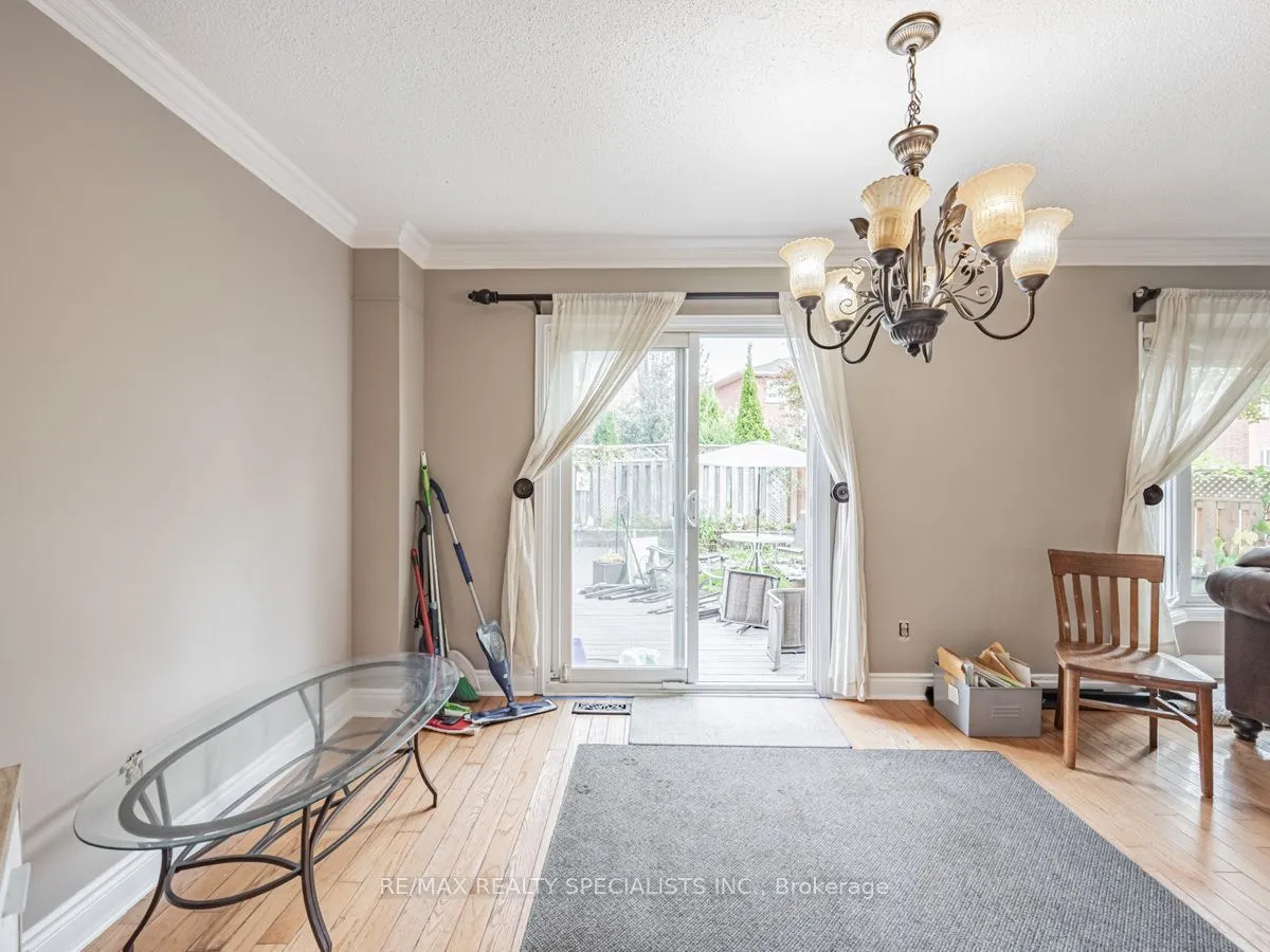 245 Kingsbridge Gardens