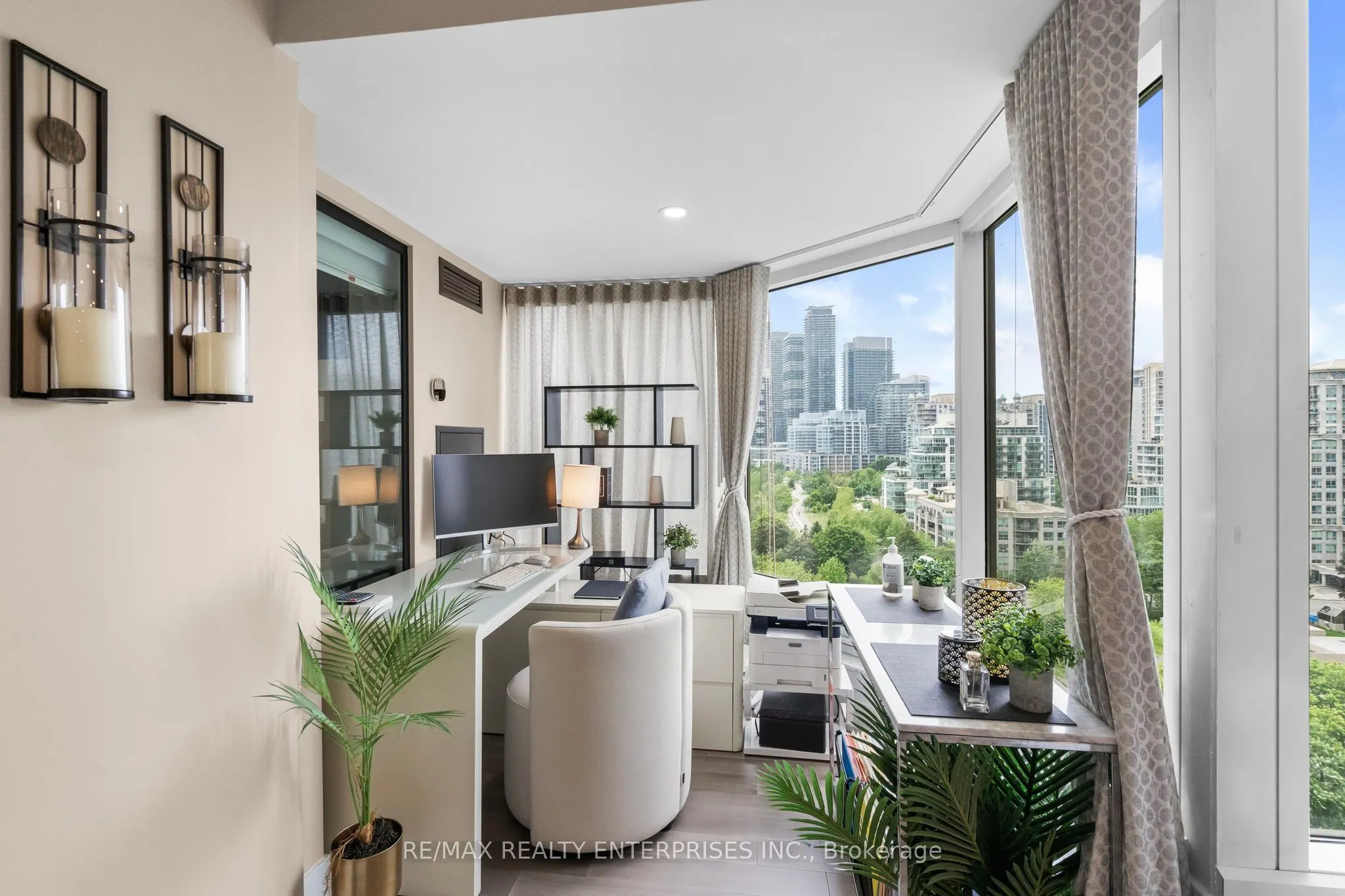 1 Palace Pier Court #1208