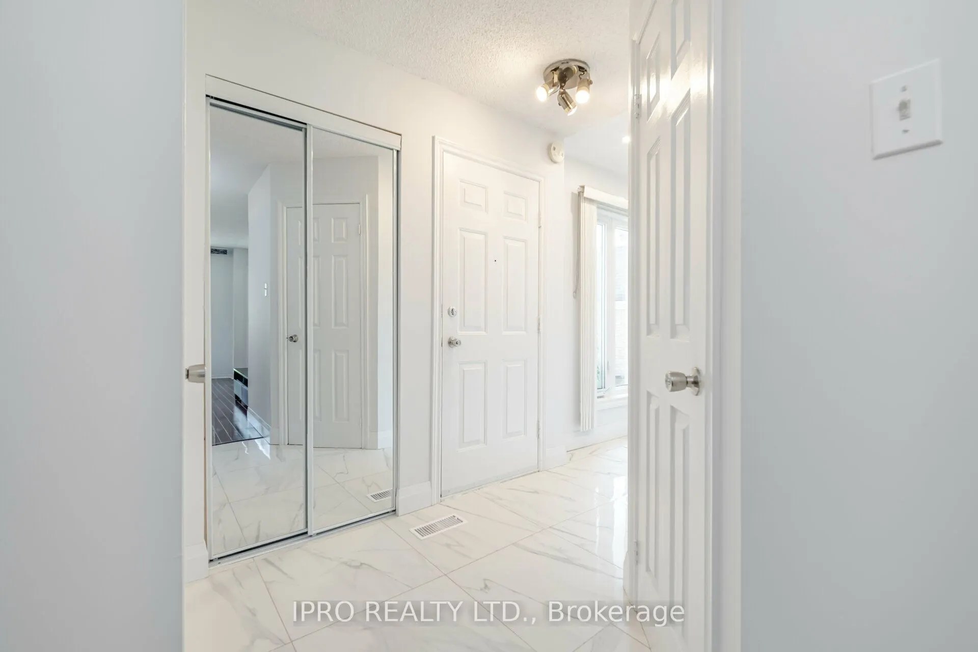 2963 Gulfstream Way