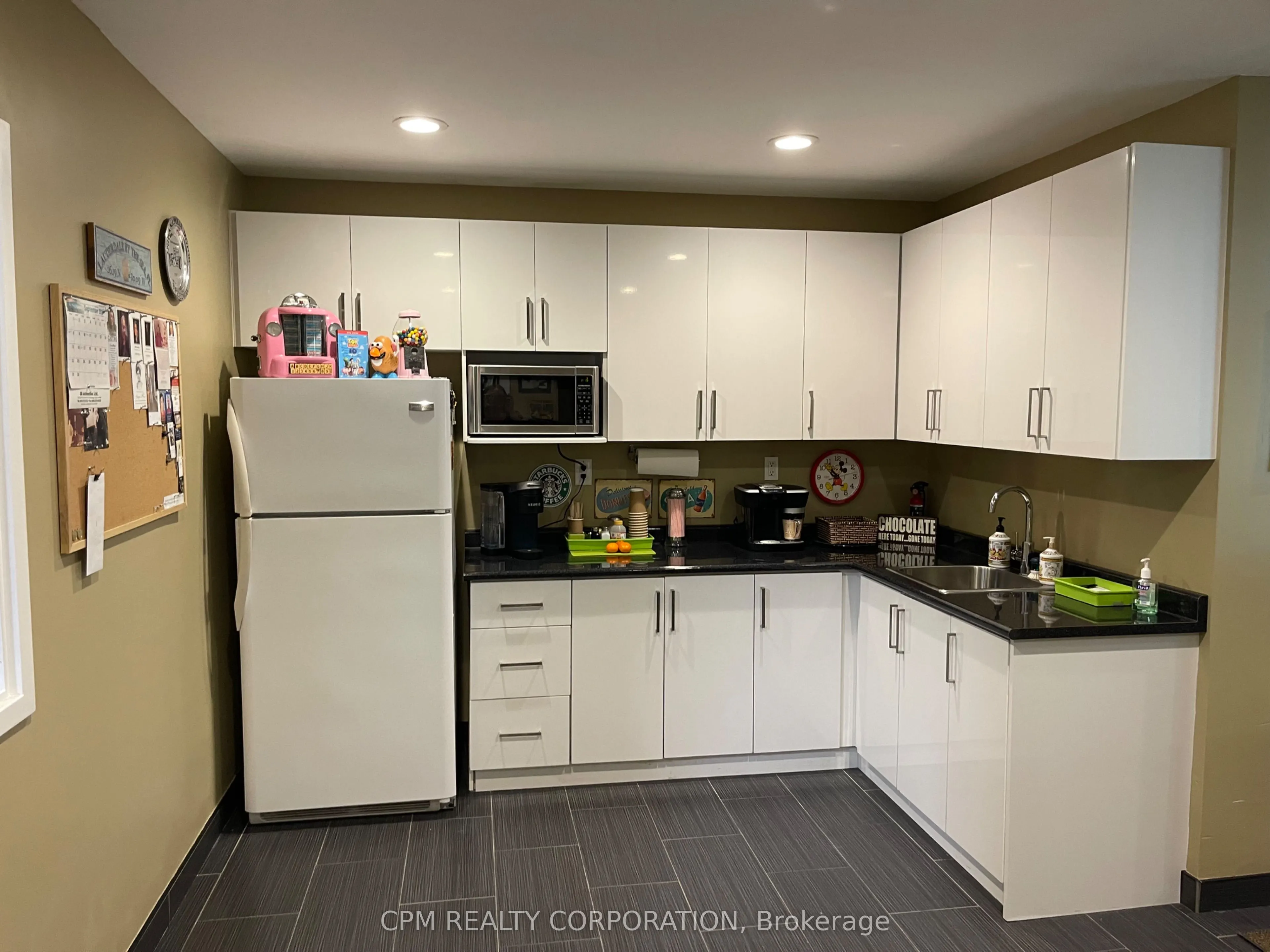 49 Fima Crescent, #E