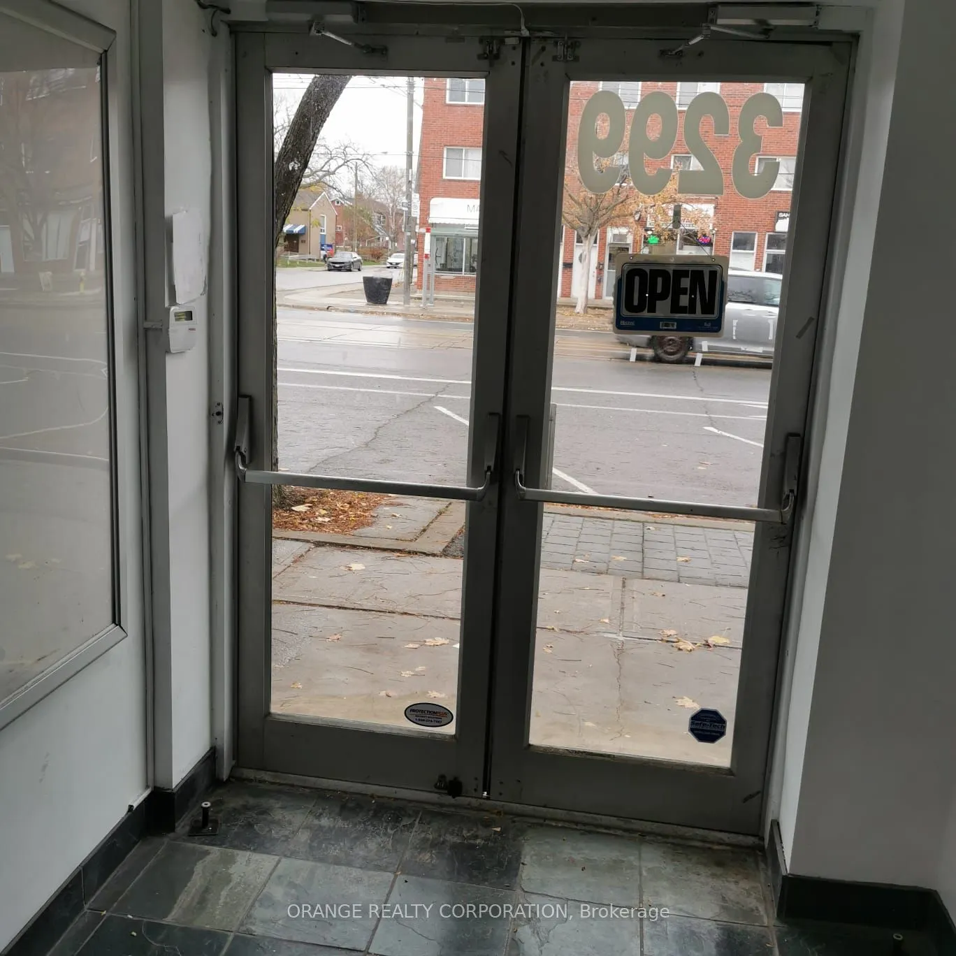 3299 lake shore Boulevard W, #102