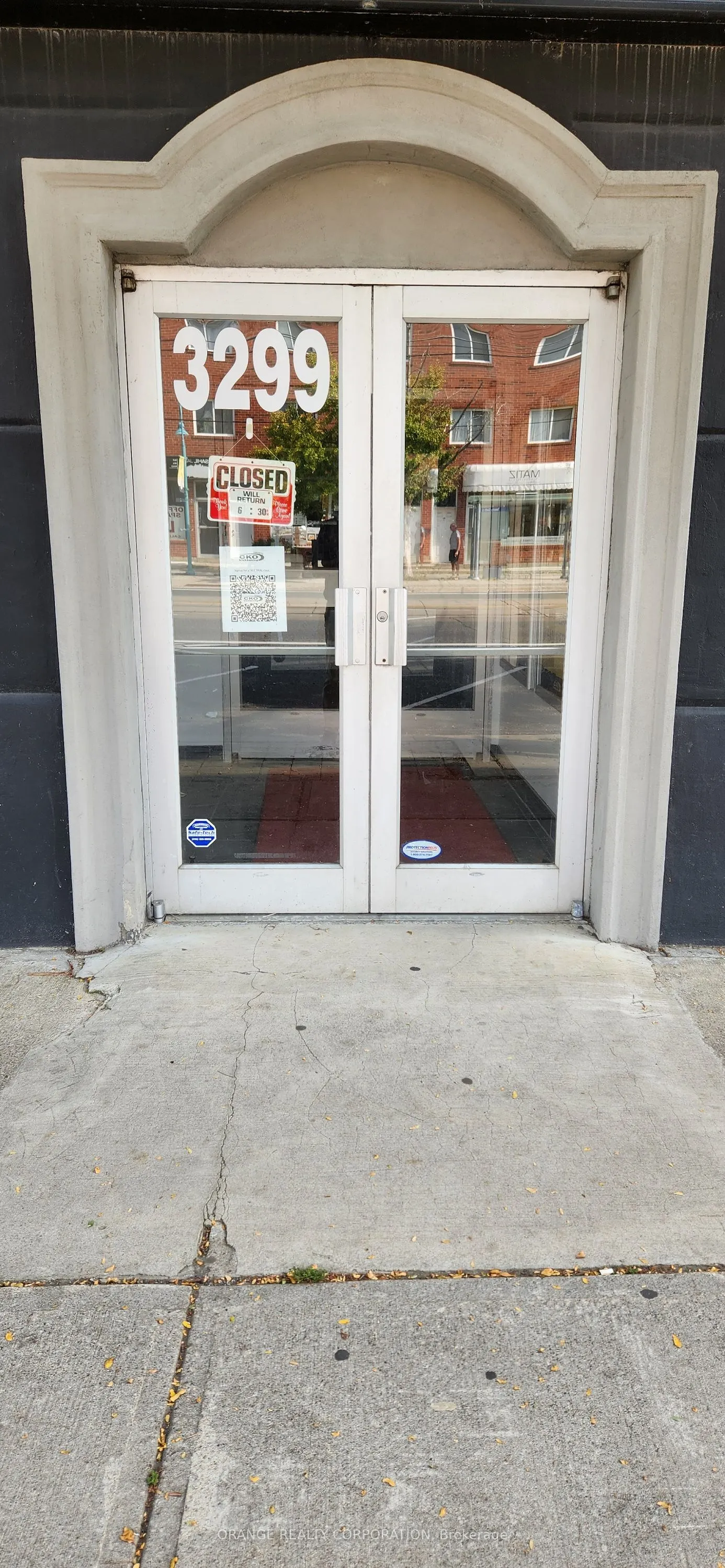 3299 Lake Shore Boulevard W, #103