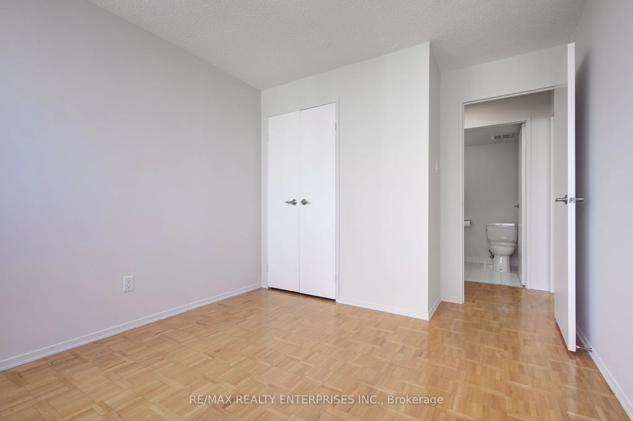 3700 Kaneff Crescent, #SPH 11