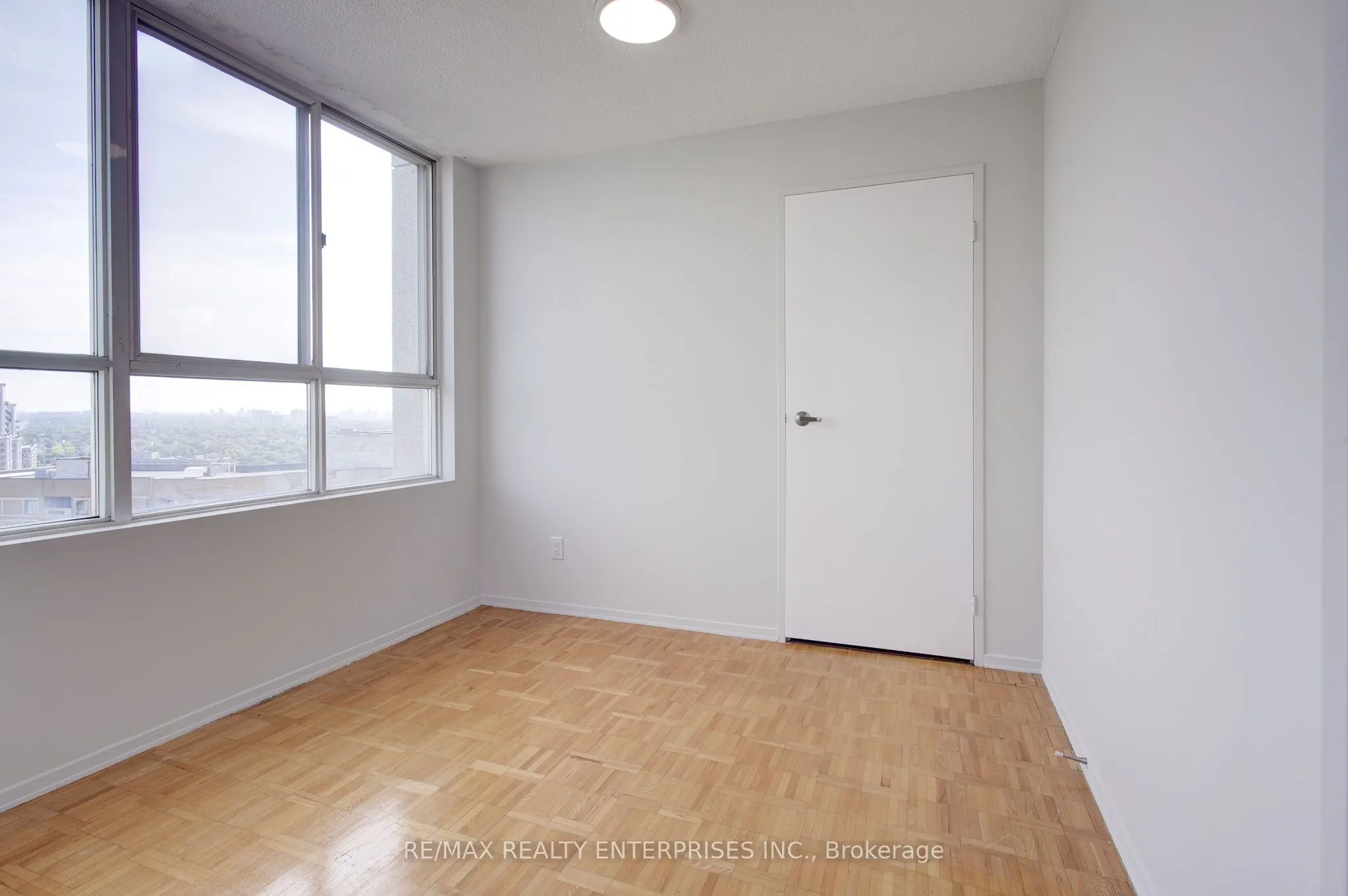 3700 Kaneff Crescent, #SPH 11