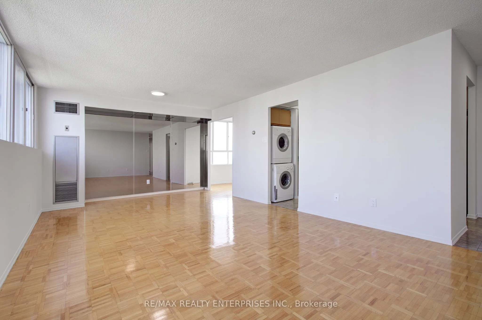 3700 Kaneff Crescent, #SPH 11